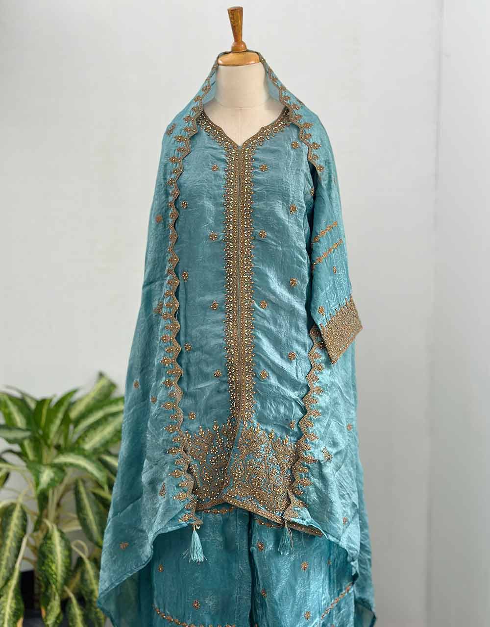 Ready-to-Wear Shimmer Silk Kurti Set β Effortless Glamour & Luxe Appeal β¨ - Image 10
