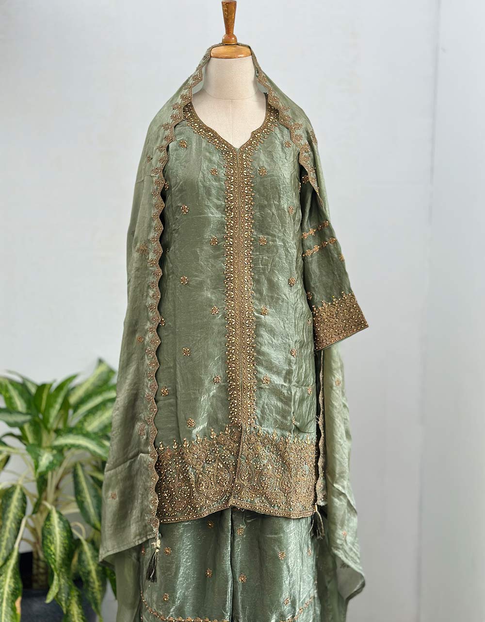 Ready-to-Wear Shimmer Silk Kurti Set β Effortless Glamour & Luxe Appeal β¨ - Image 8