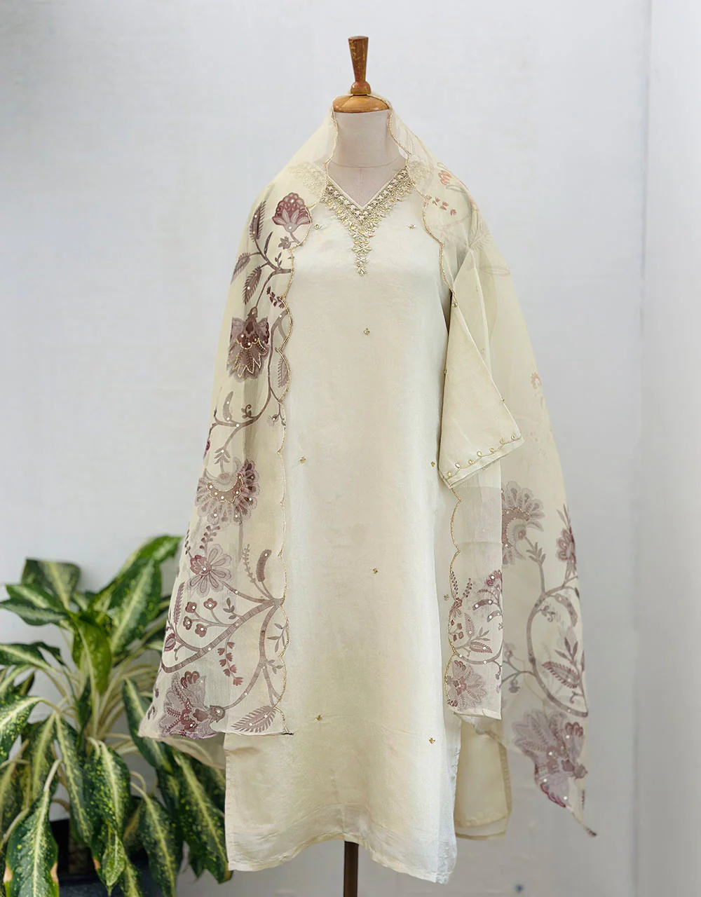Tissue Silk Ready-to-Wear Hand Work Kurti Set β¨ - Image 6