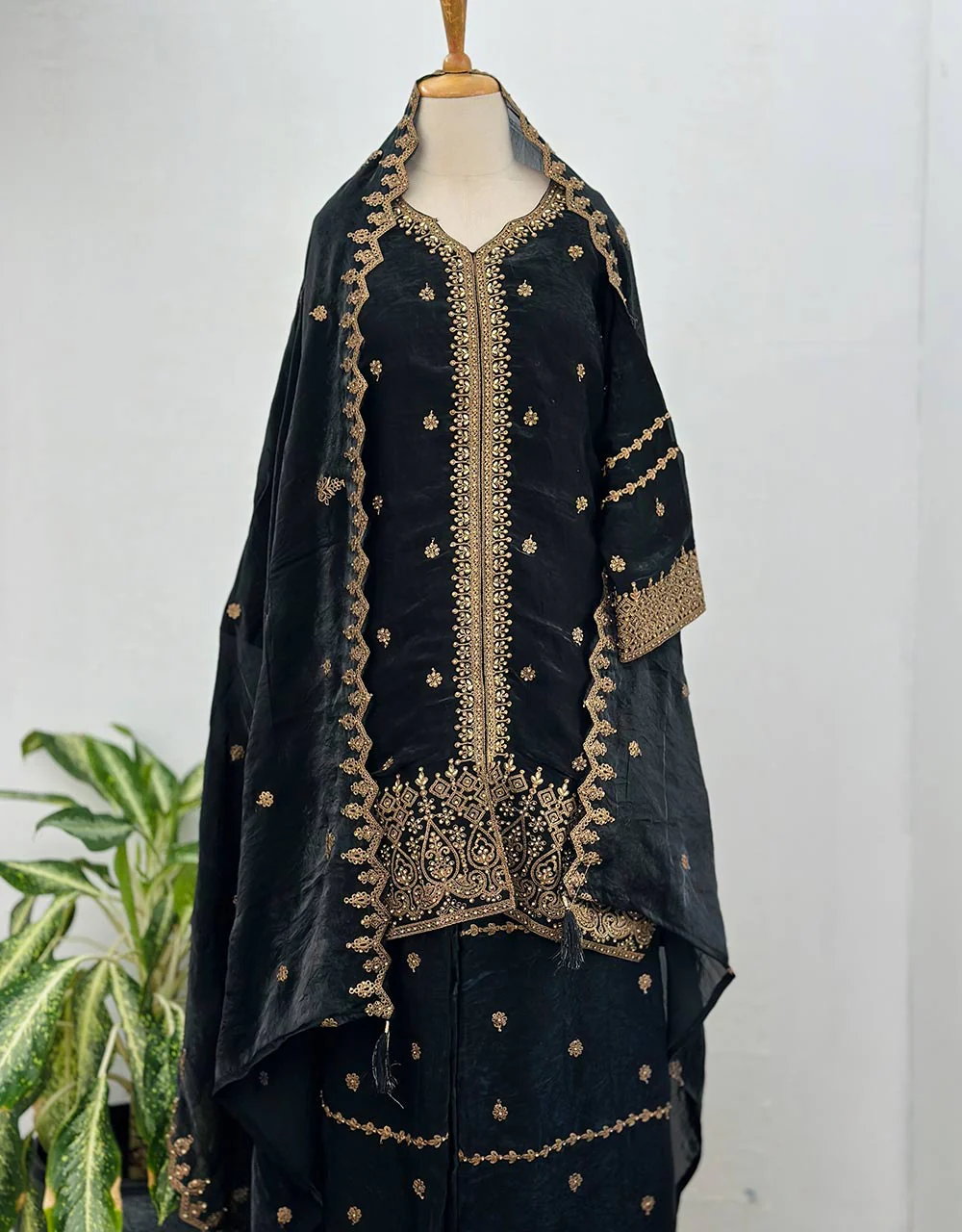 Ready-to-Wear Hand Work Kurti Set with Palazzo Pant โจ - Image 10