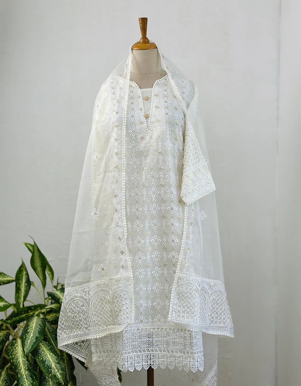 Z362-Ready-to-Wear Organza Kurti Set with Organza Dupatta - Sheer Elegance πΈ - Image 3