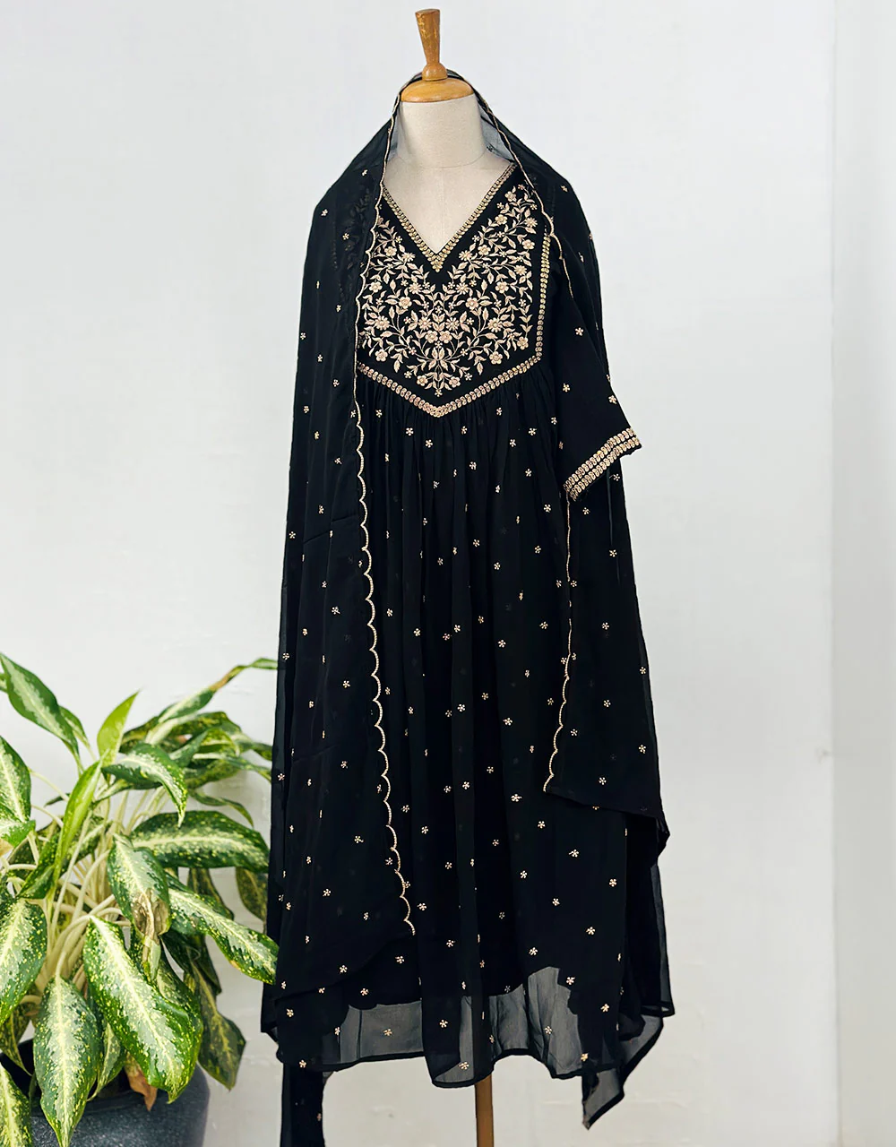 Ready-to-Wear Anarkali Kurti Set ✨ - Image 7