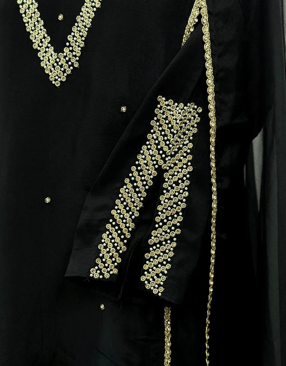 Pure Crepe Silk Handwork Party Wear Suit - Luxe Elegance 🌟 - Image 3