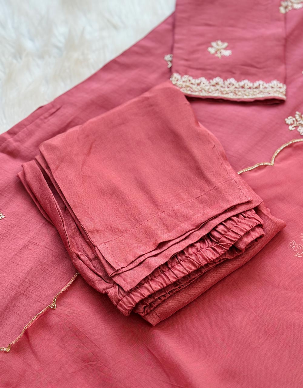 Ready-to-Wear Dola Silk Kurti Set with Organza Dupatta π - Image 6