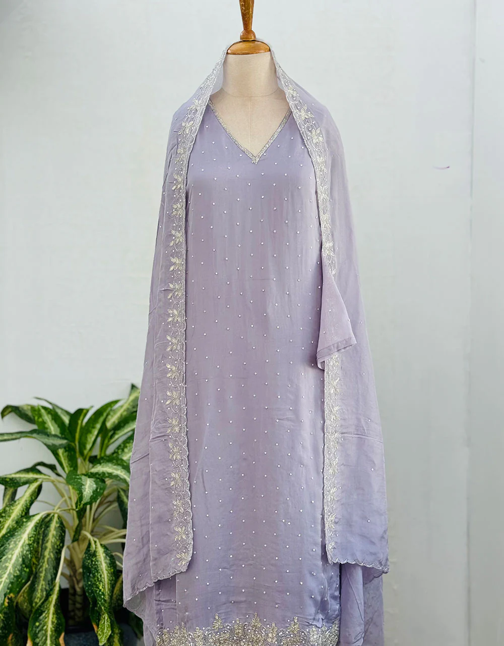 Pure Organza Handwork Party Wear Suit⨠- Image 2