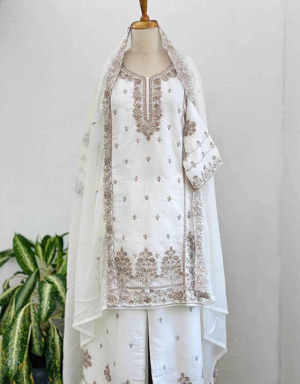 Shimmer Silk Ready-to-Wear Hand Work Kurti Set β Luxe Elegance & Timeless Charm β¨ - Image 2