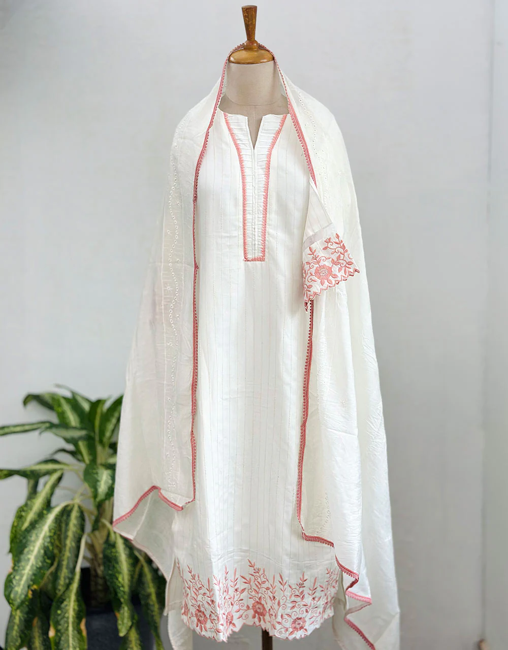 Ready-to-Wear Pure Cotton Kurti Set โ Breathable Comfort & Timeless Elegance ๐ฟ - Image 3