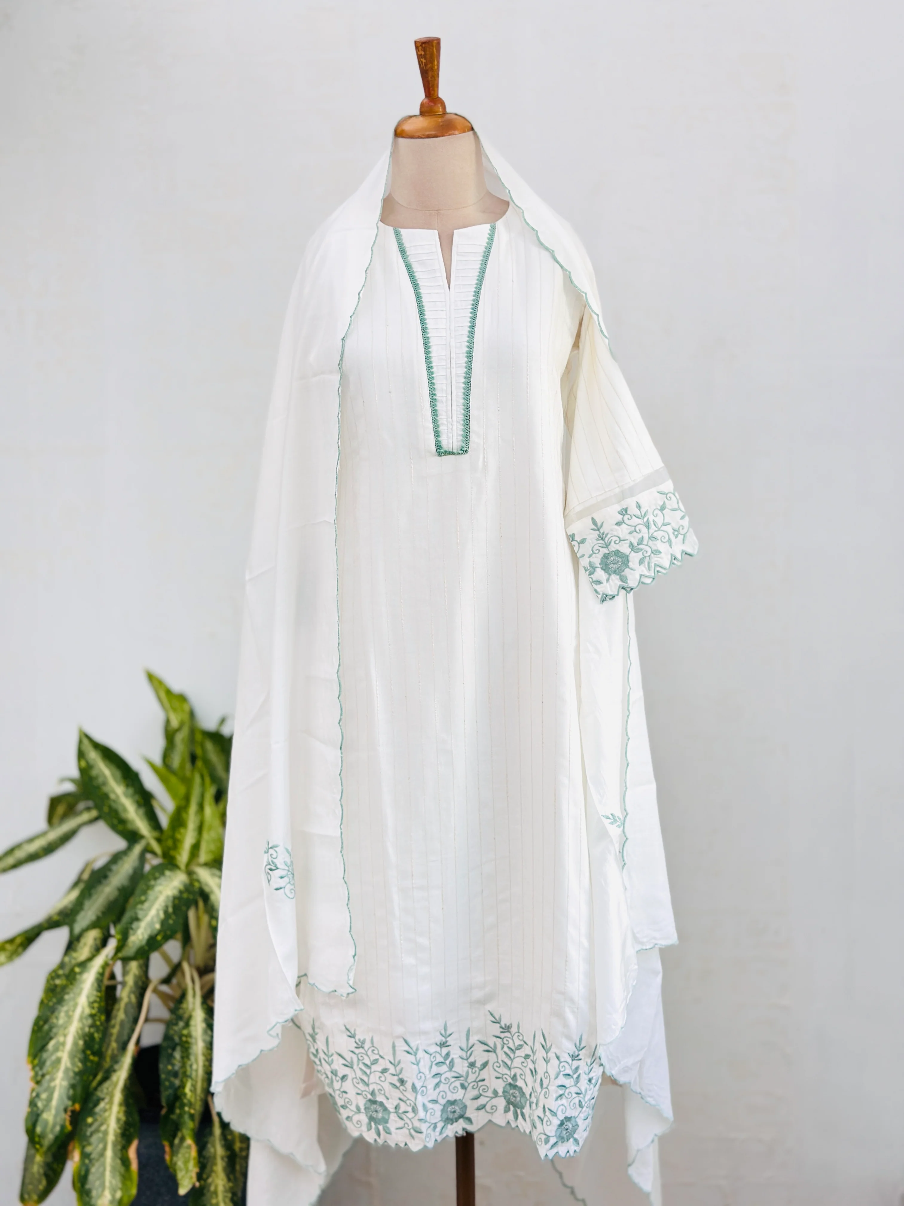 Ready-to-Wear Pure Cotton Kurti Set โ Breathable Comfort & Timeless Elegance ๐ฟ - Image 9