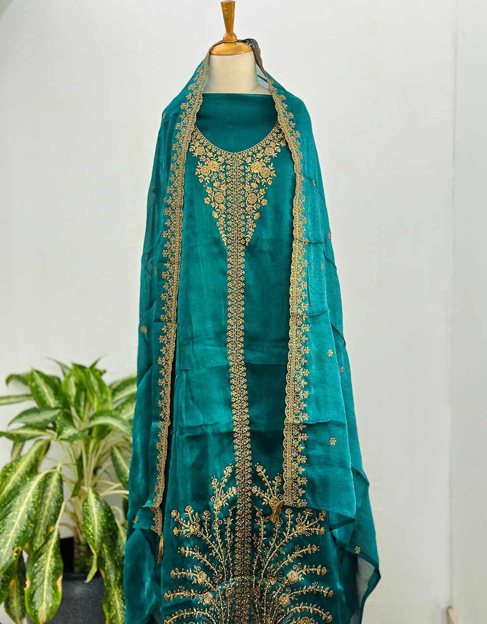 Unstitched Shimmer Party Wear Kurti Set โจ - Image 7
