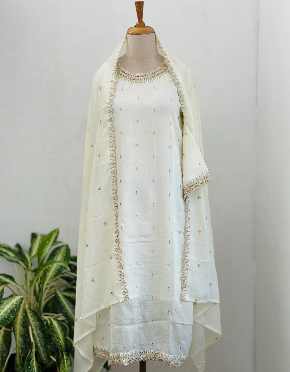 Ready-to-Wear Chinnon Kurti Set 🌟 - Image 4