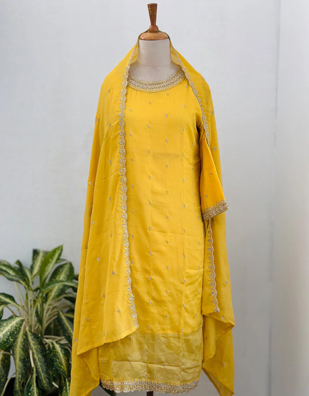 Ready-to-Wear Chinnon Kurti Set 🌟 - Image 5