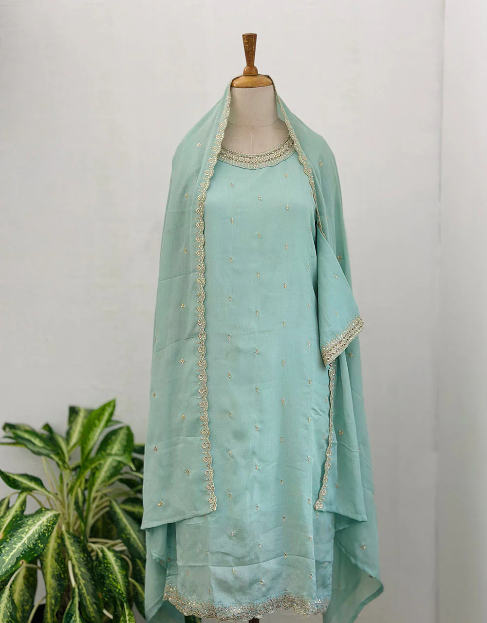 Ready-to-Wear Chinnon Kurti Set 🌟 - Image 6