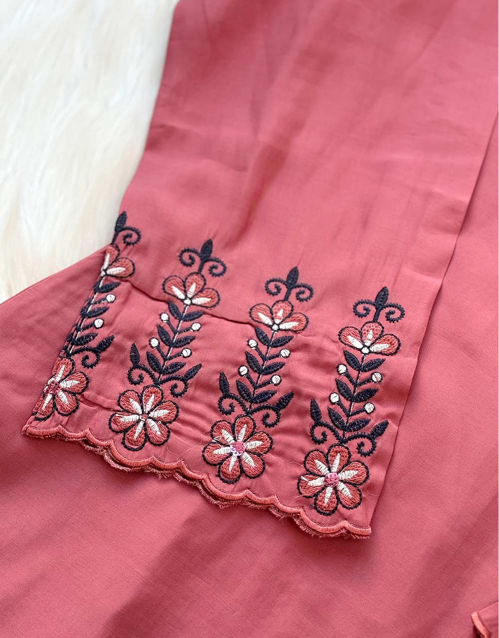 Ready-to-Wear Kurti Set - Elegant Comfort 🌟 - Image 5