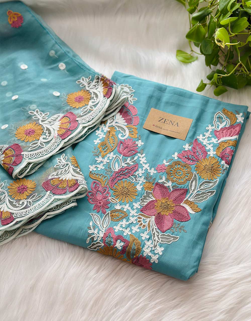 Muslin Unstitched Suit with Embroidered Organza Dupatta - Elegant Craftsmanship ๐ - Image 4