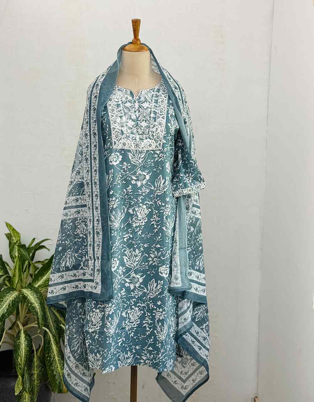 Noor-e-Nazakat β Ready to Wear Pure Cotton Kurti Set πΏ - Image 2