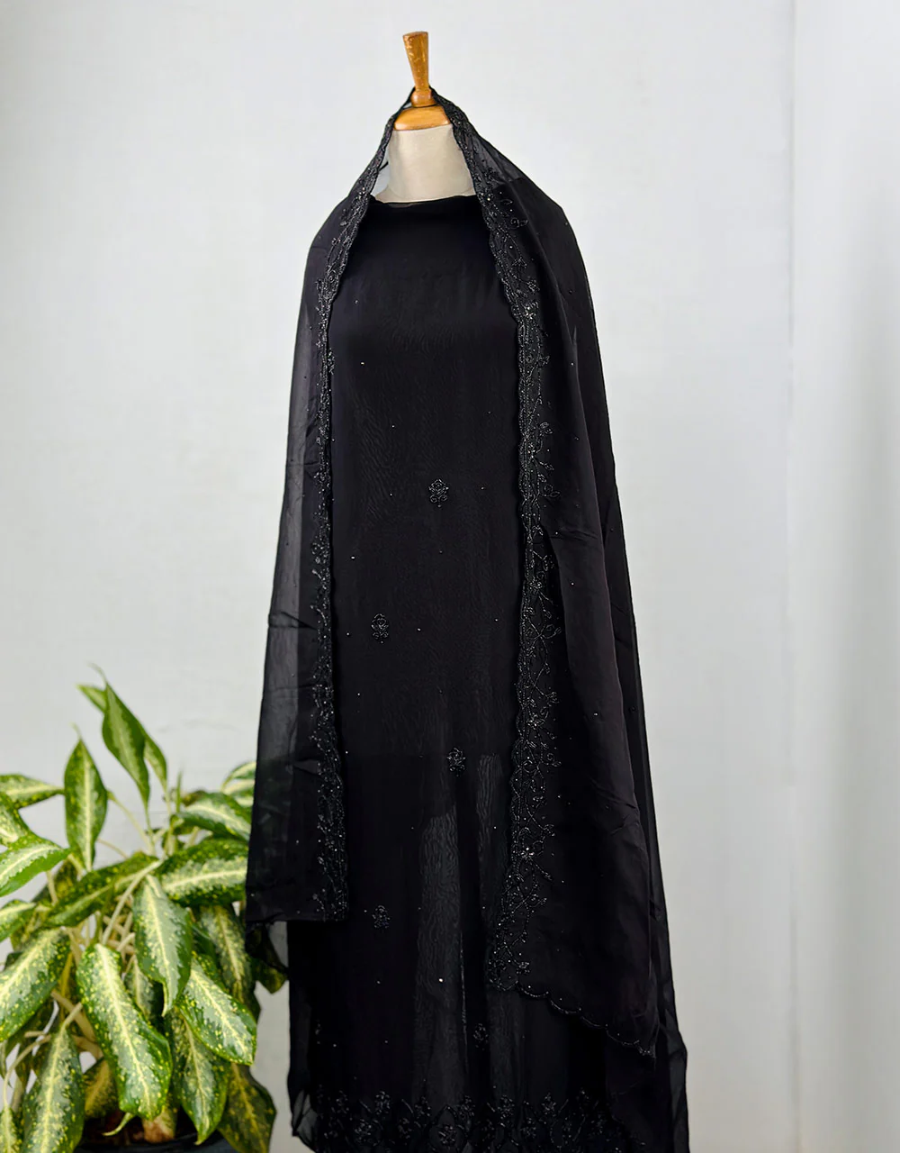 Pure Chiffon Unstitched Party Wear Suit β¨