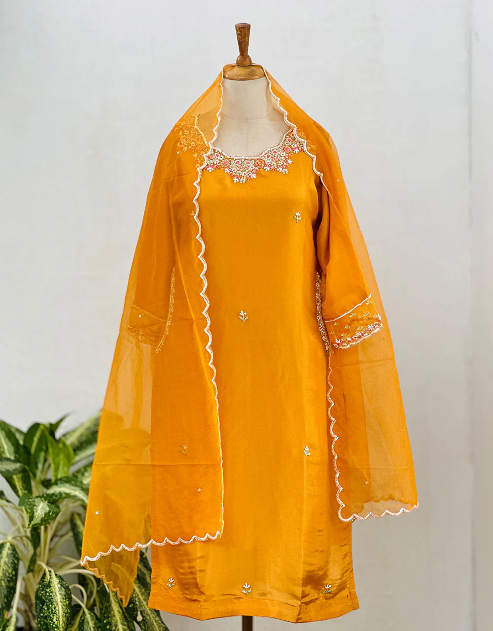 Tissue Silk Ready to Wear Kurti Set with Organza Dupatta β Timeless Grace & Luxury β¨ - Image 2