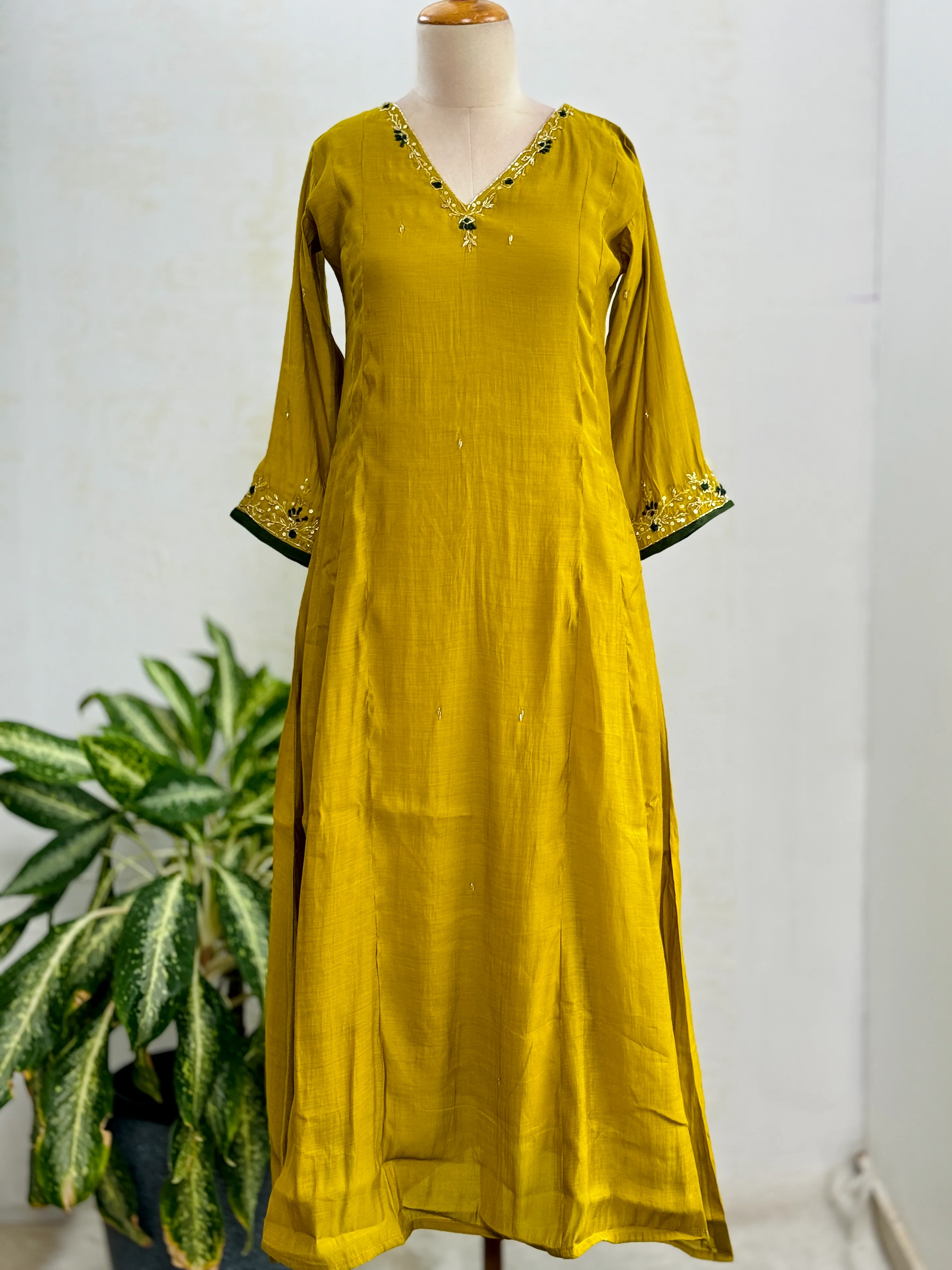 Mul Chanderi Hand Detailed A-Line Kurti Set – Subtle Elegance, Effortless Comfort - Image 8