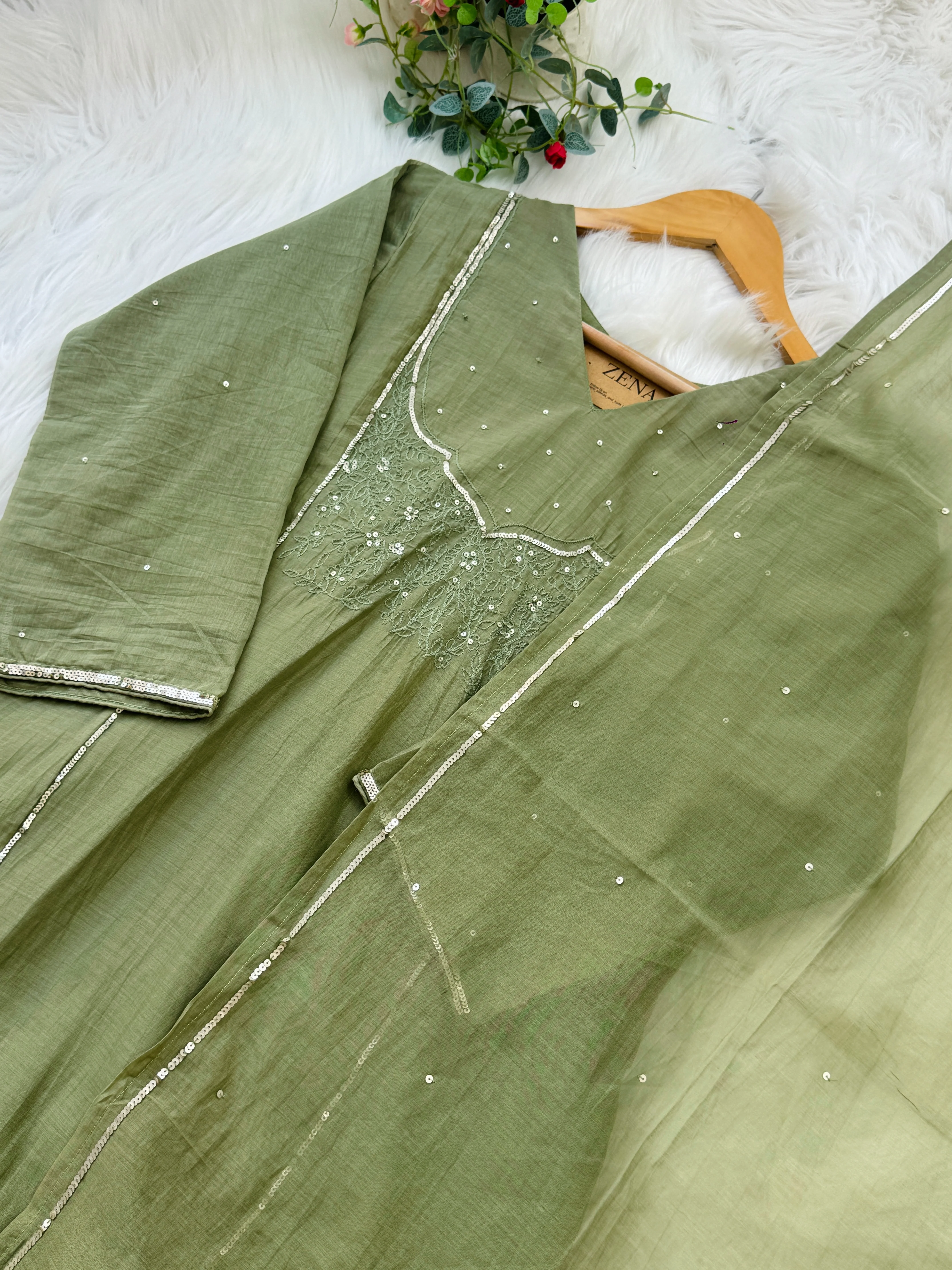 Mul Chanderi Hand-Detailed Anarkali Set - Image 4