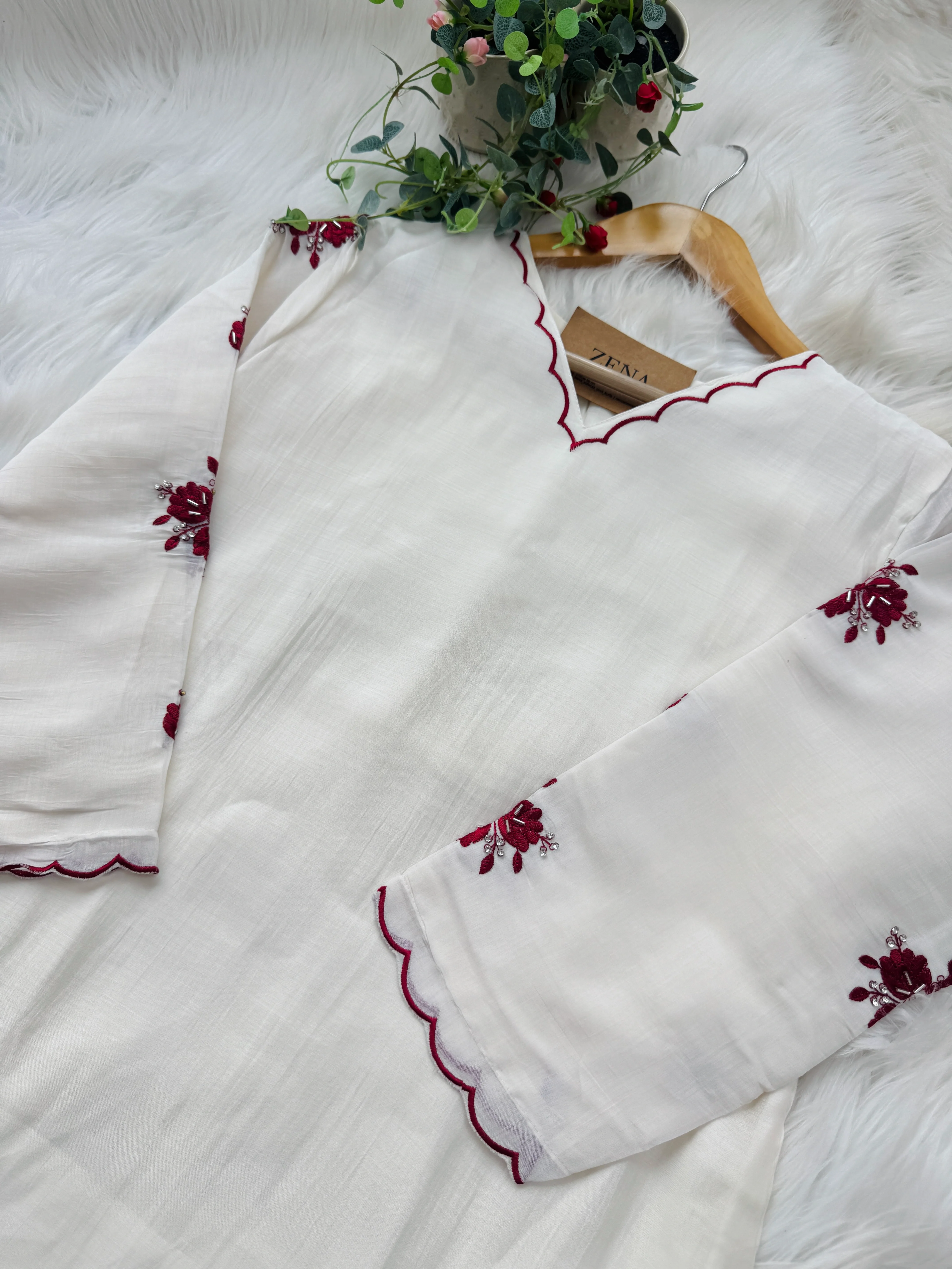 Mul Chanderi Hand Detailed kurti Set - Image 5