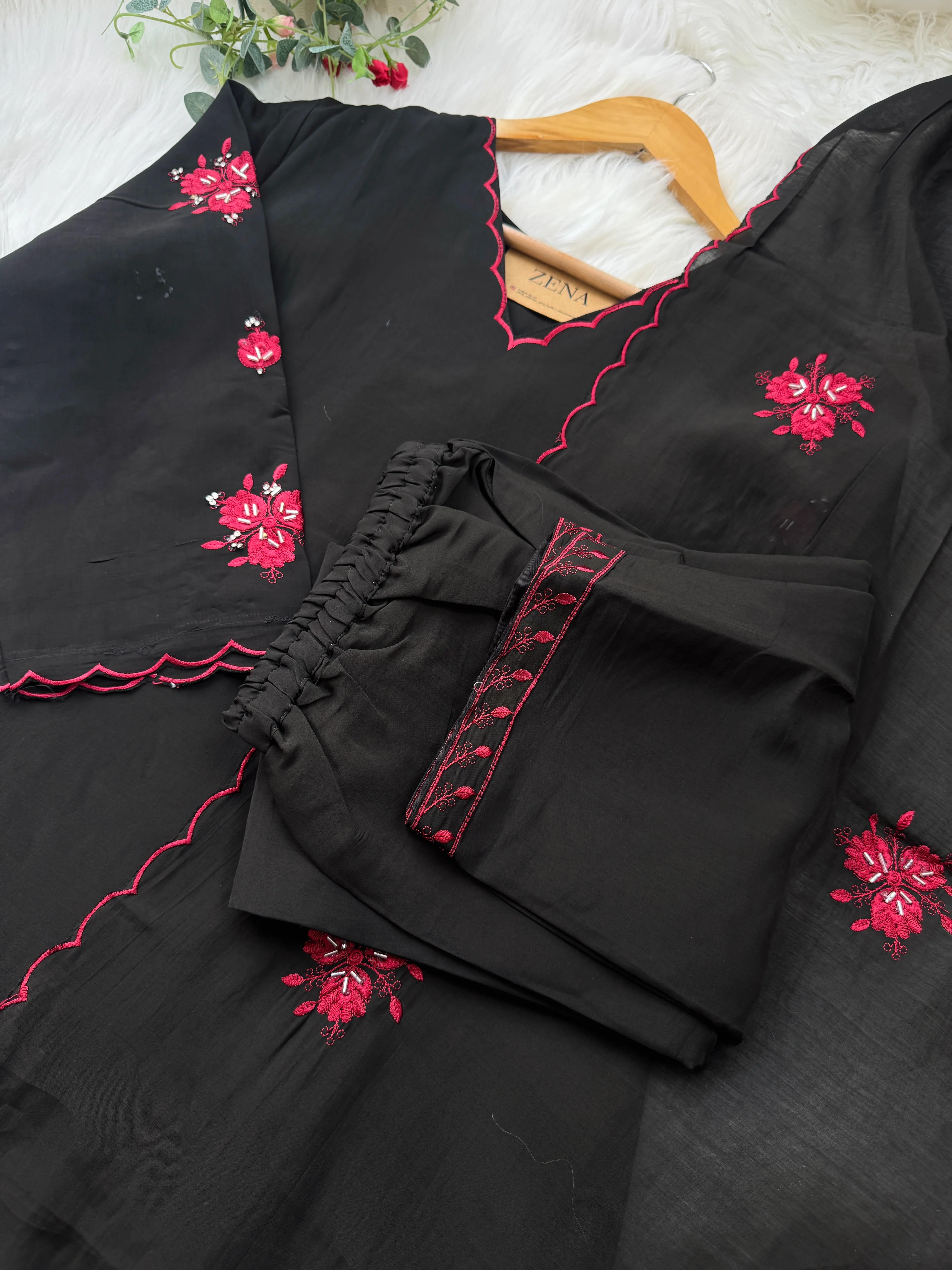 Mul Chanderi Hand Detailed kurti Set - Image 4