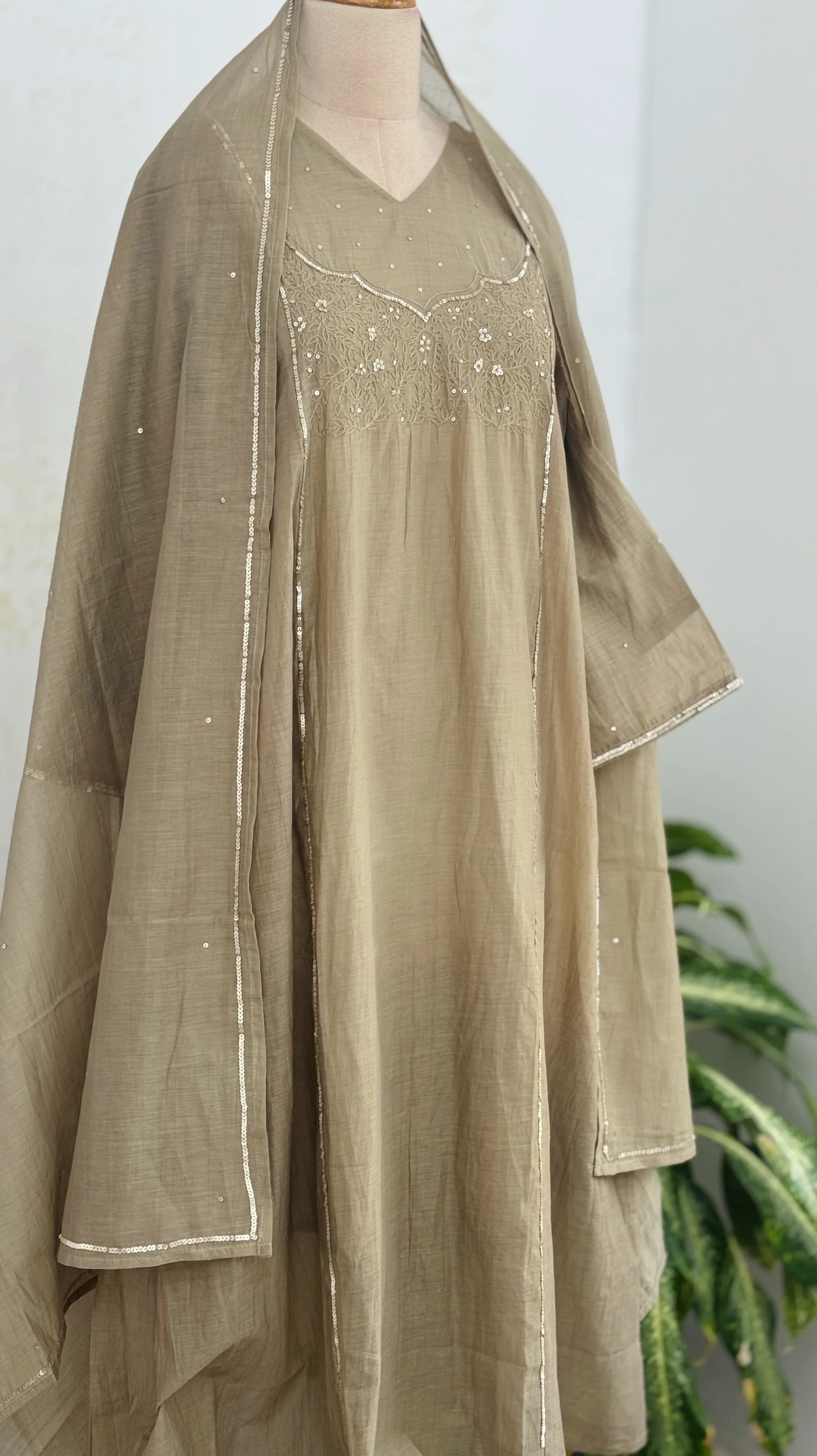 Mul Chanderi Hand-Detailed Anarkali Set - Image 2