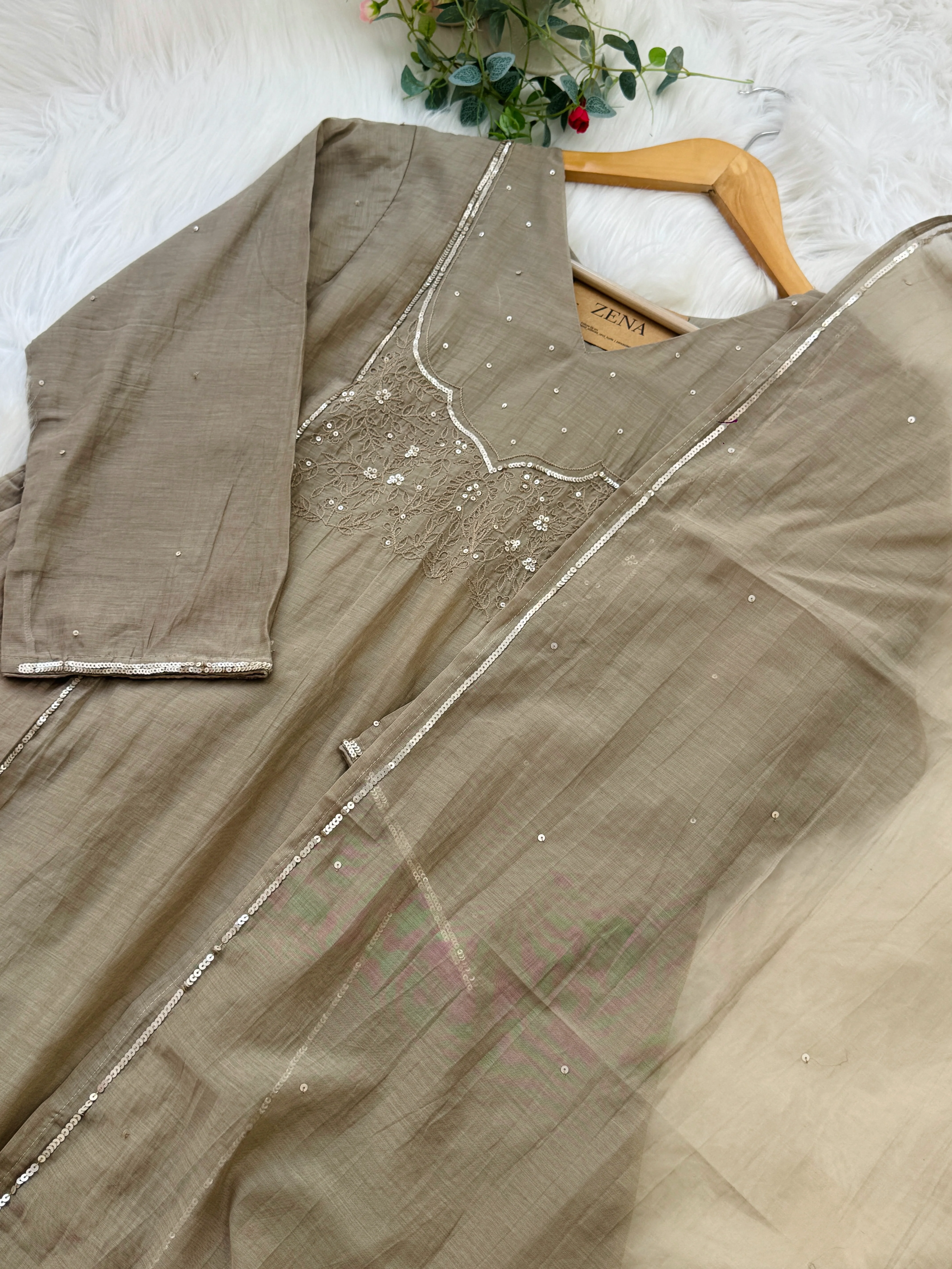 Mul Chanderi Hand-Detailed Anarkali Set - Image 3