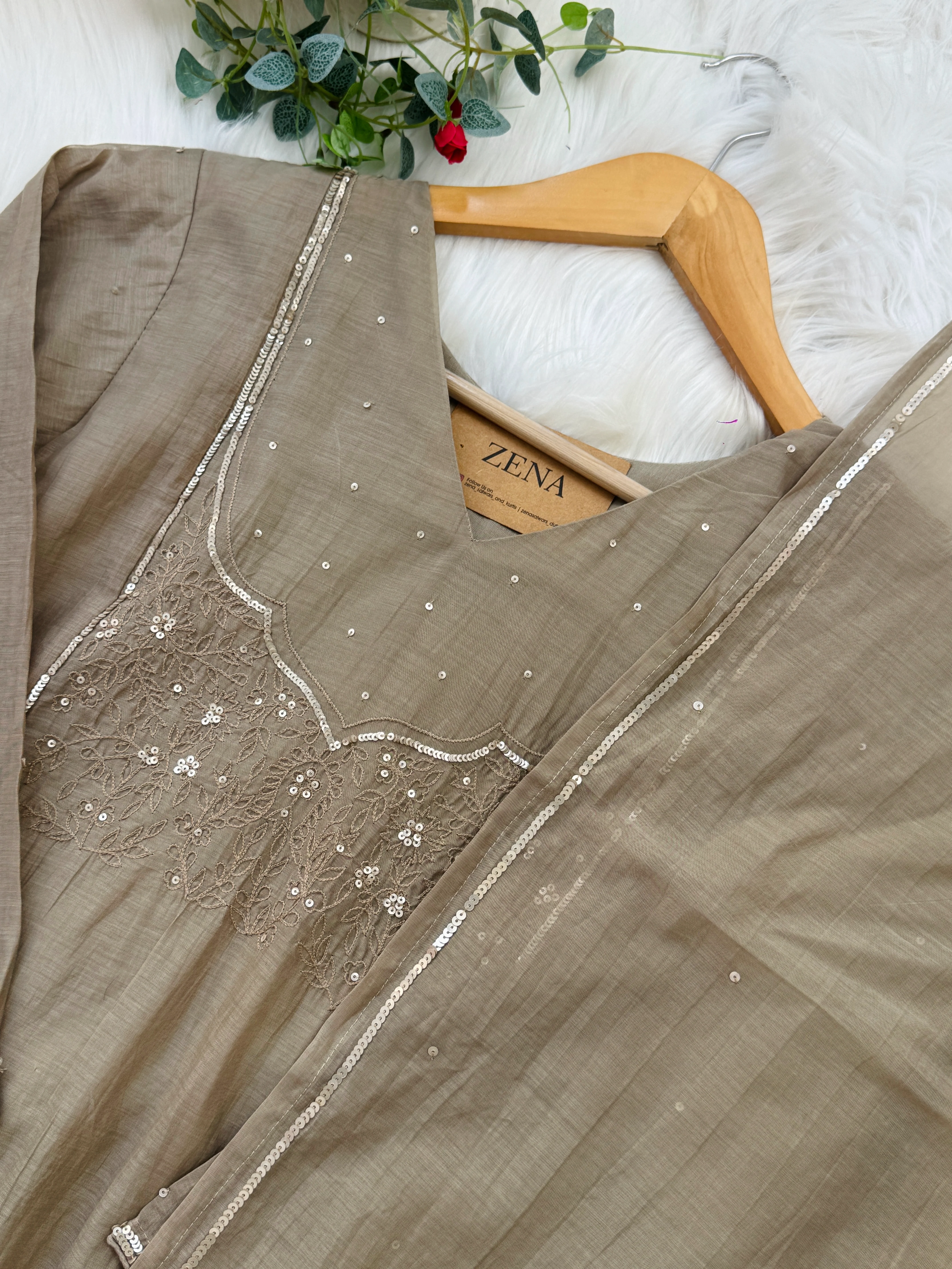 Mul Chanderi Hand-Detailed Anarkali Set - Image 4
