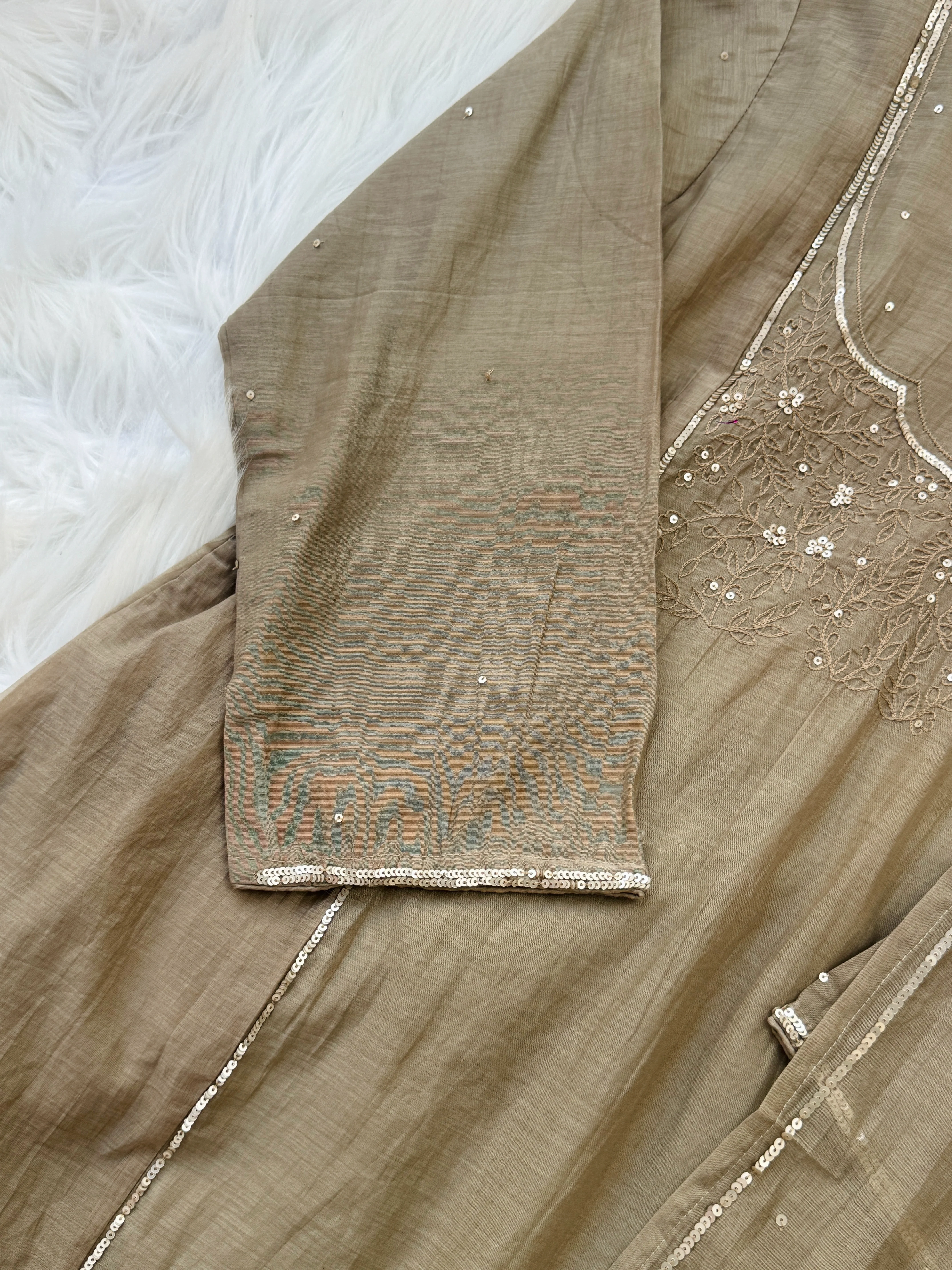 Mul Chanderi Hand-Detailed Anarkali Set - Image 6