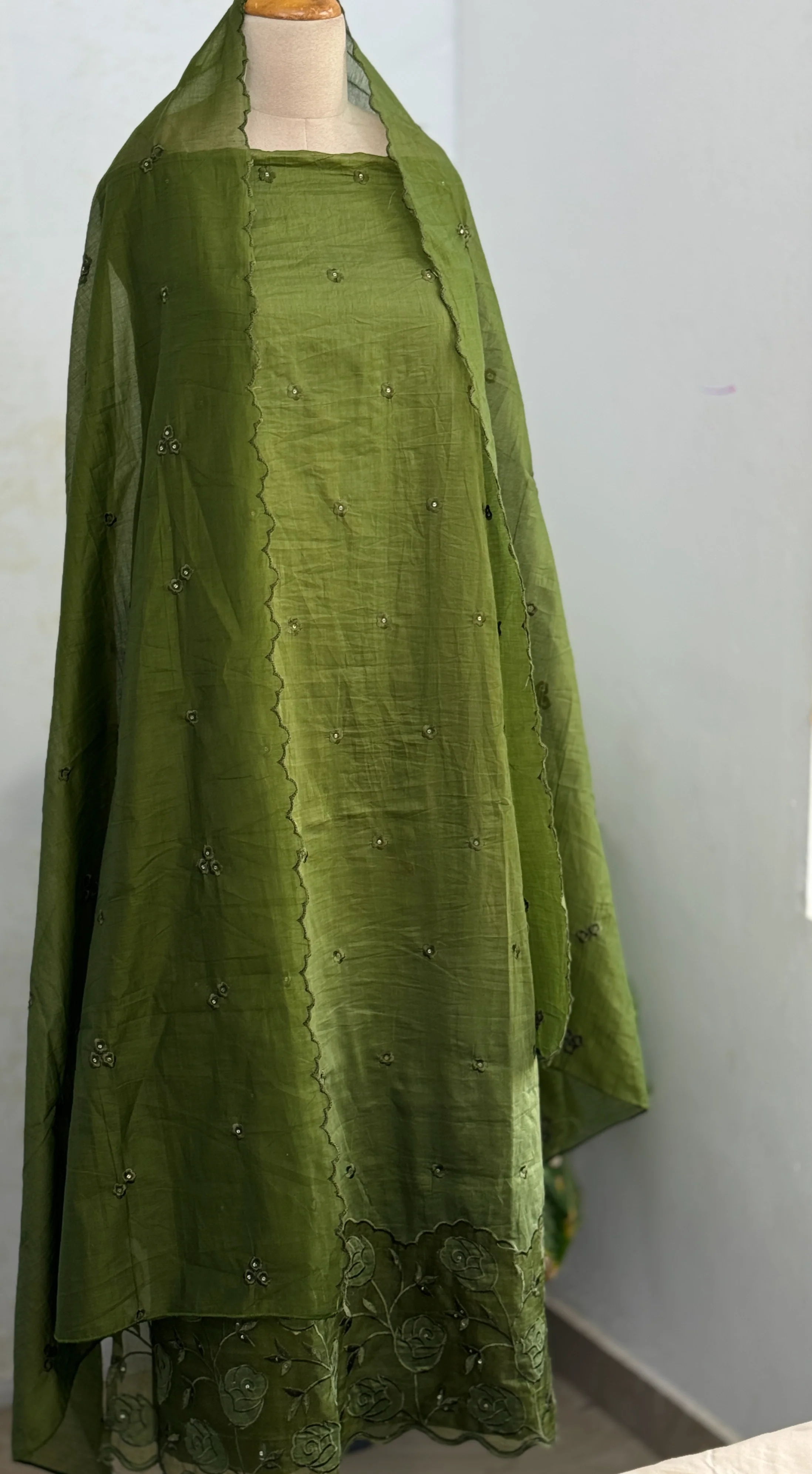 Premium Mul Chanderi Embroidered Unstitched Suit – Redefining Ethnic Elegance - Image 2