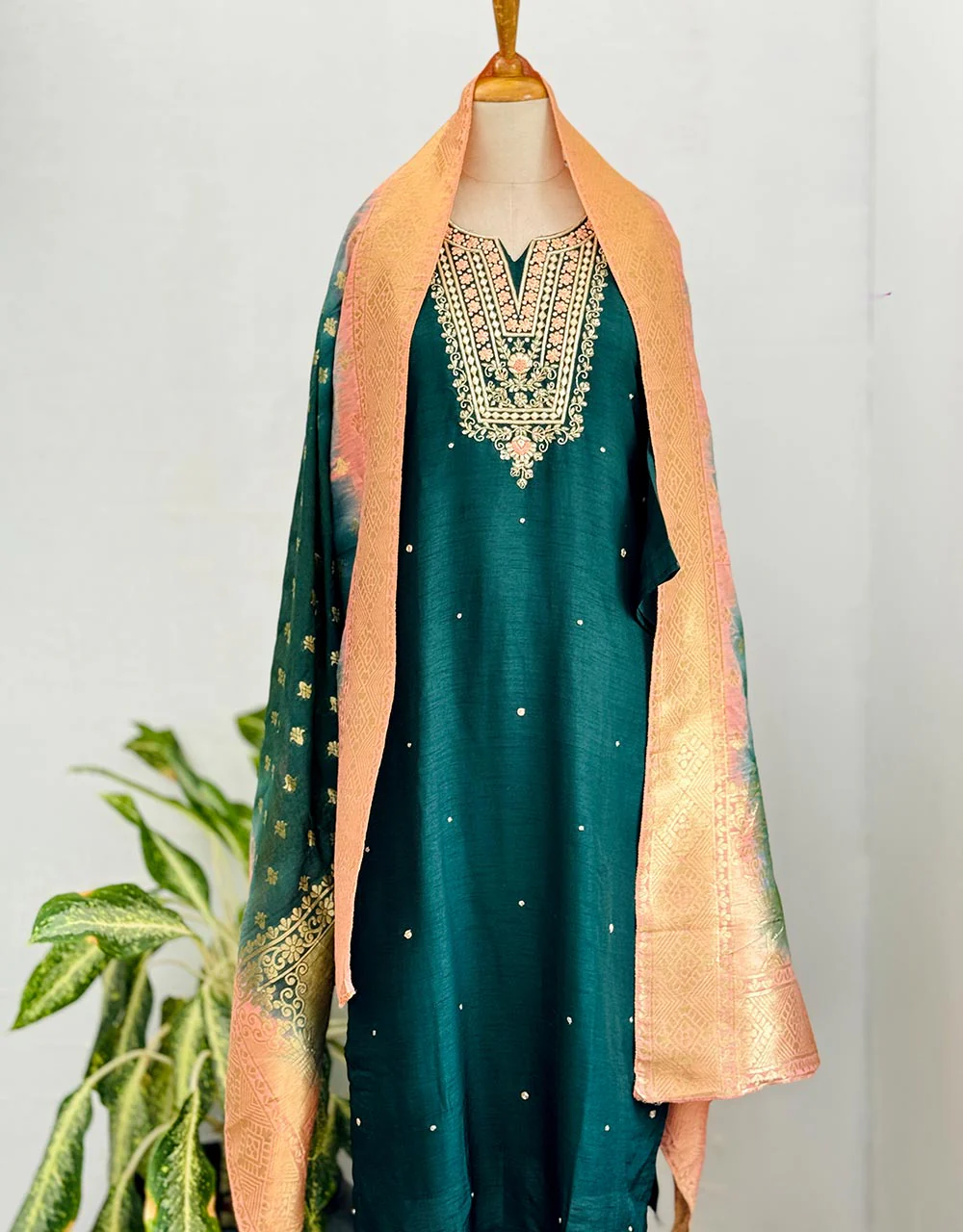 Ready-to-Wear Dola Silk Kurti Set โจ - Image 2