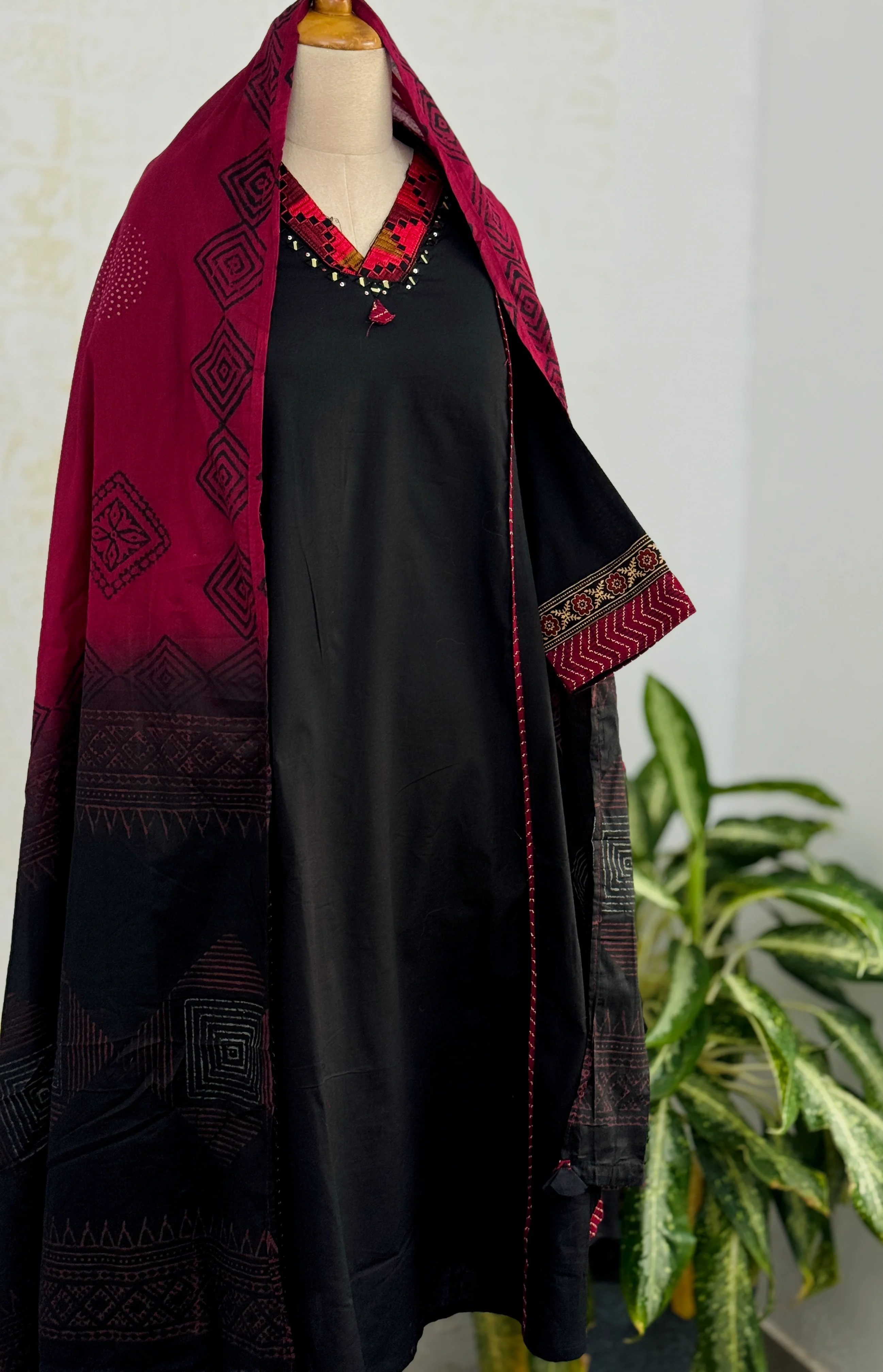 Pure Cotton Embroidered Mirror Work Kurti Set - Image 2