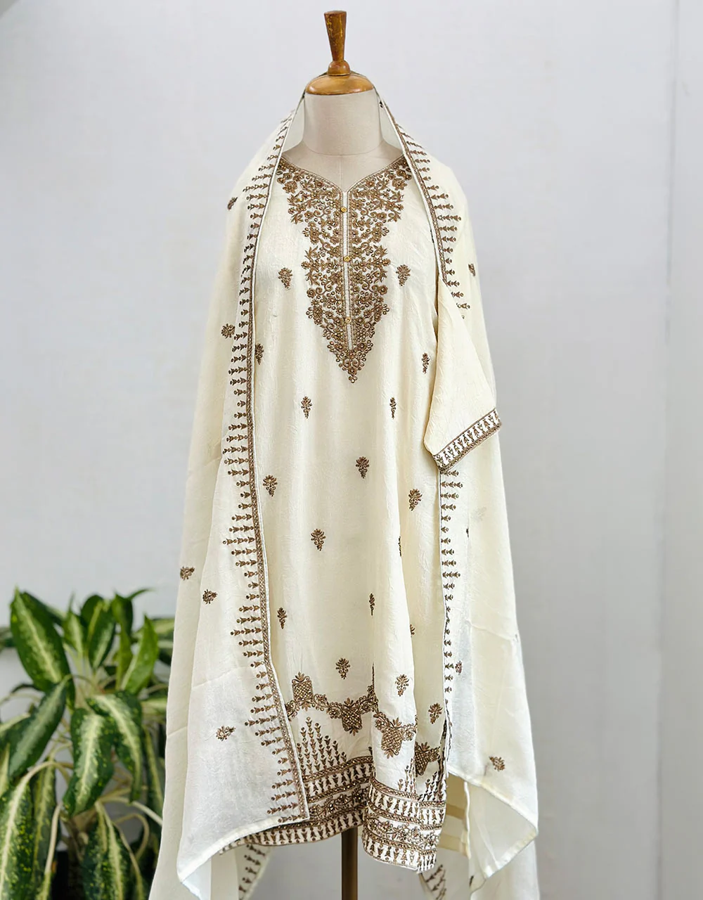Shimmer Silk Ready-to-Wear Hand Work Kurti Set β Radiate Elegance β¨ - Image 8