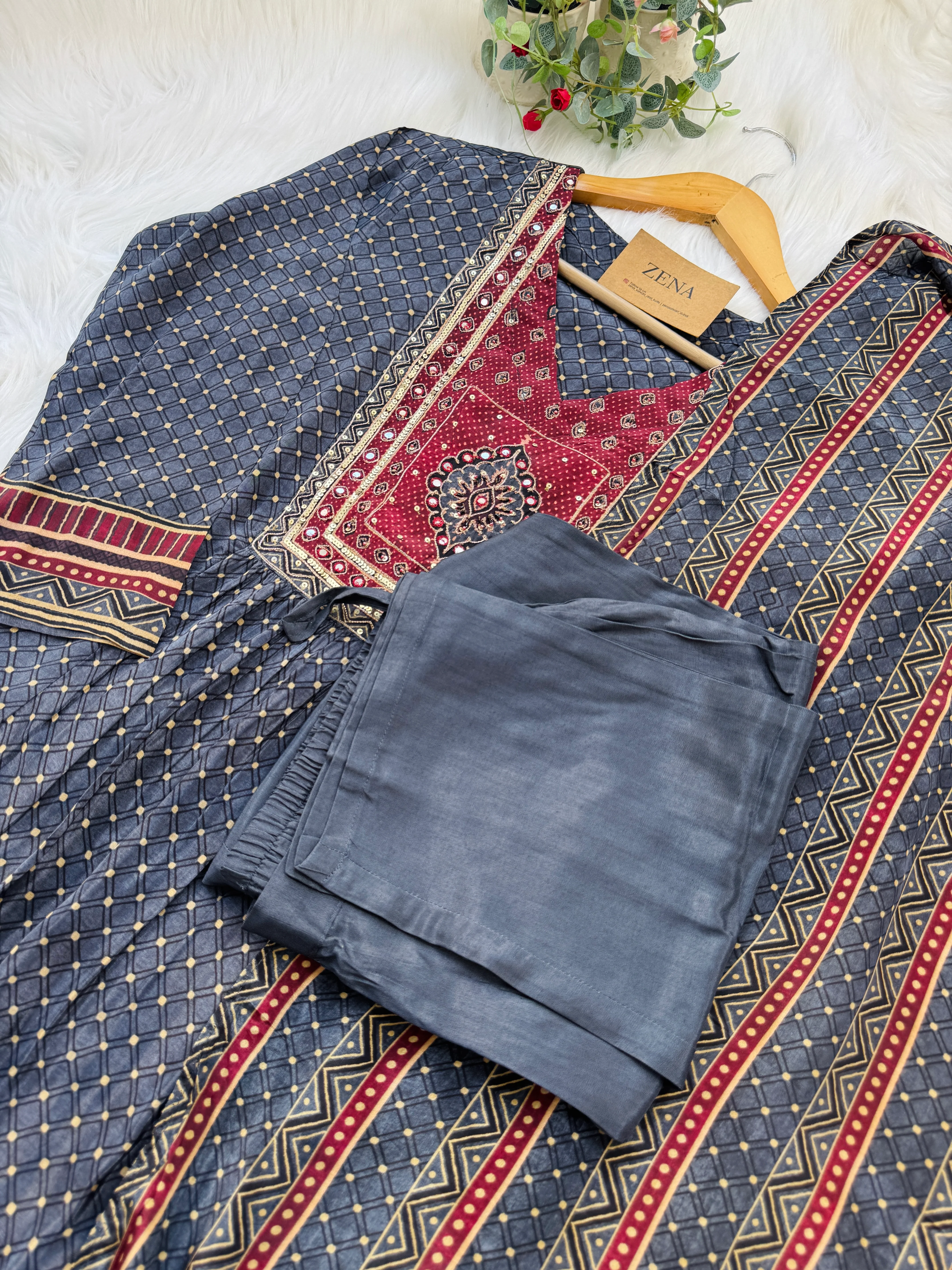 Pure Crepe Hand-Detailed Kurti Set - Image 3