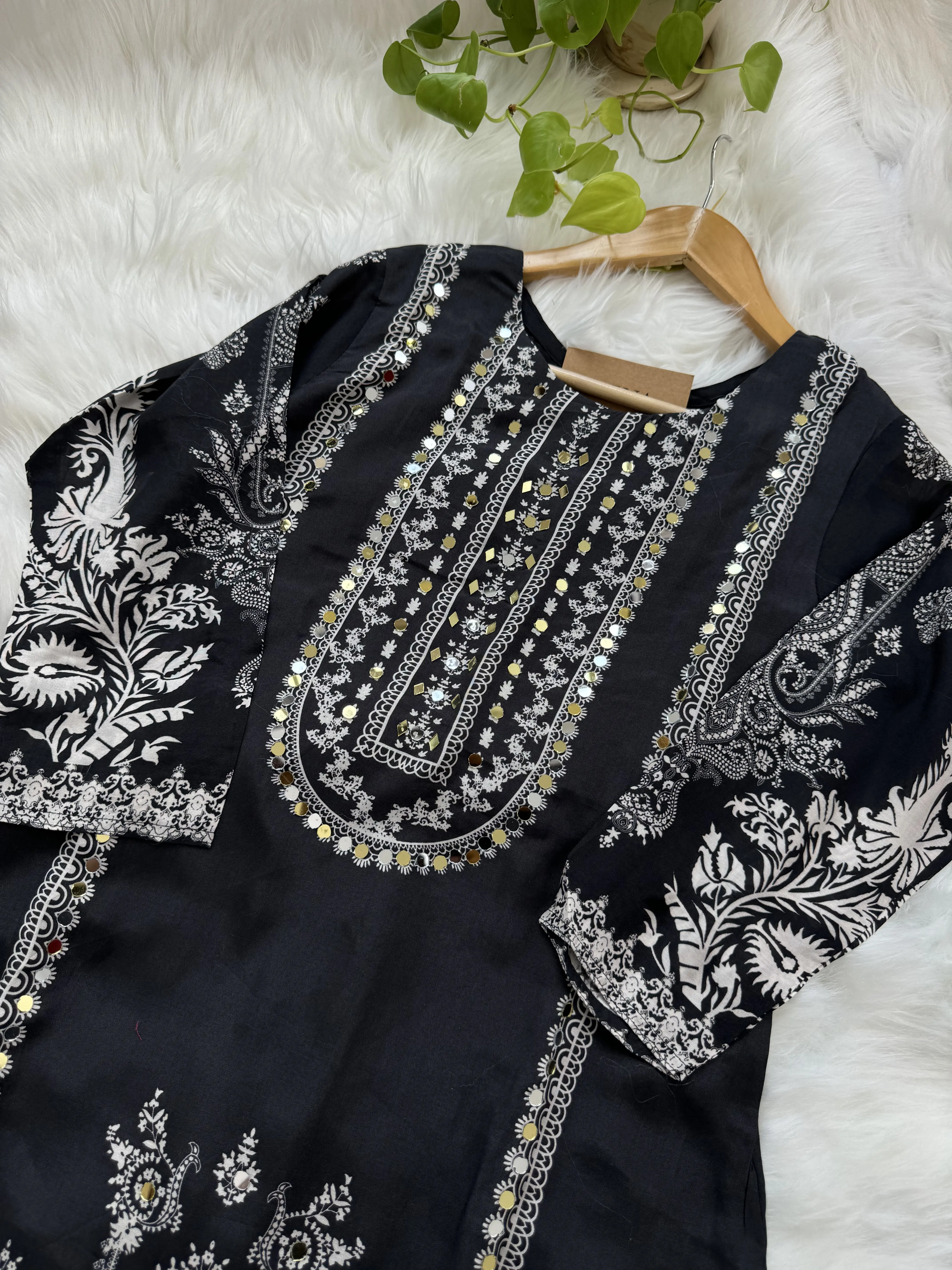 Pure Crepe Pakistani Suit with Real Mirror Work β Glamorous Unstitched Fabric Set - Image 5