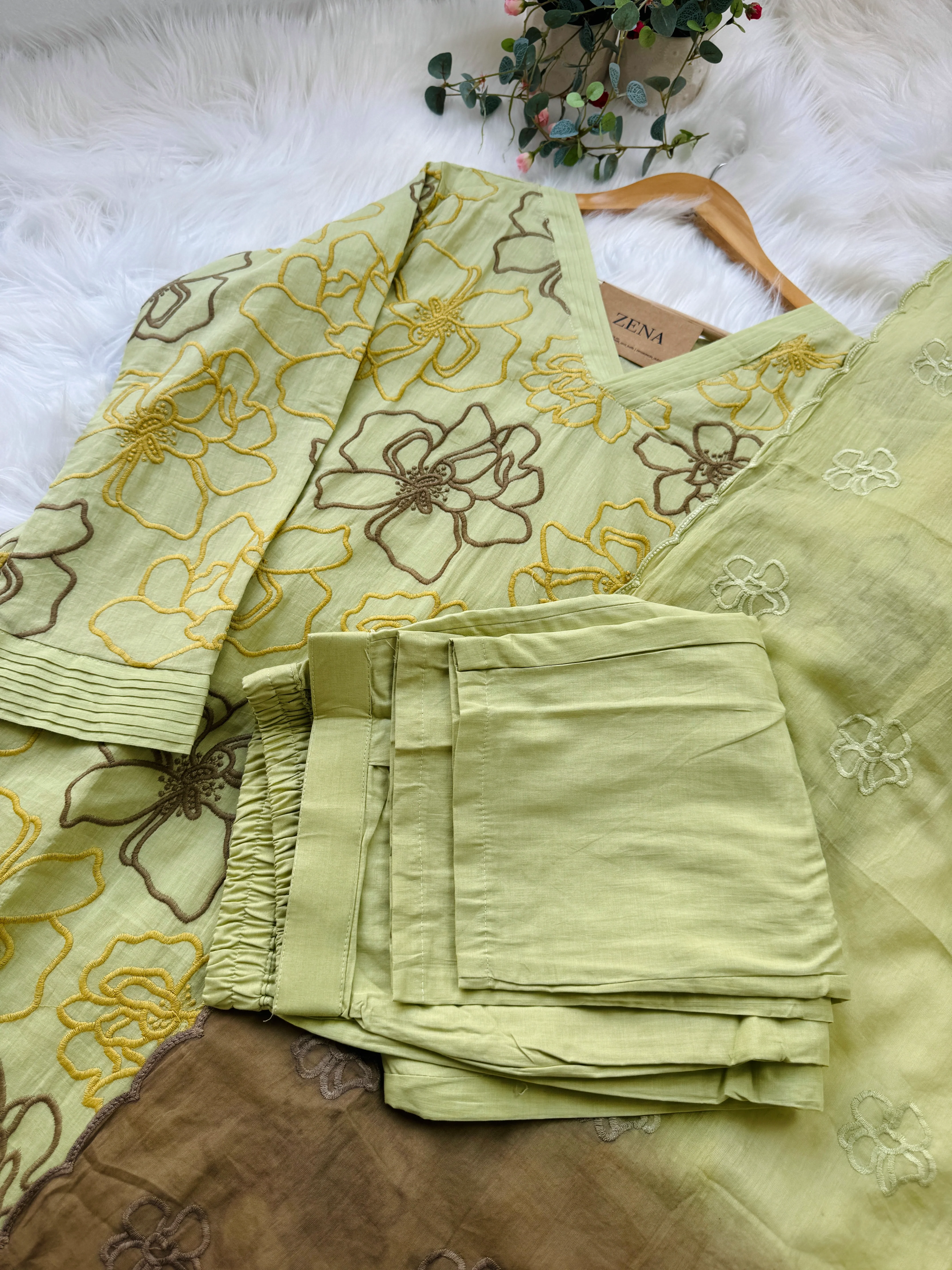 Pure Mul Cotton Embroidered Kurti Set - Image 5