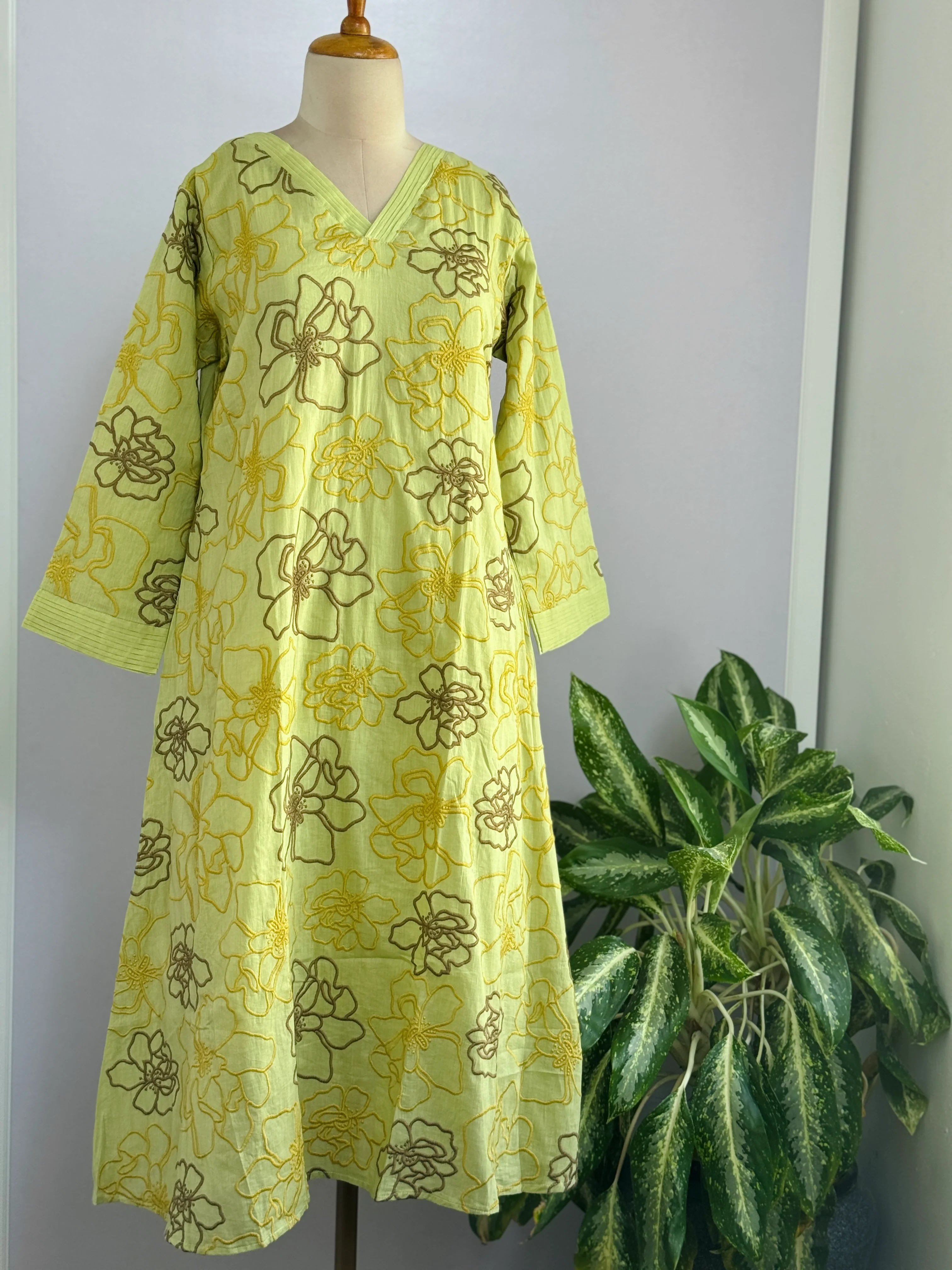 Pure Mul Cotton Embroidered Kurti Set - Image 6