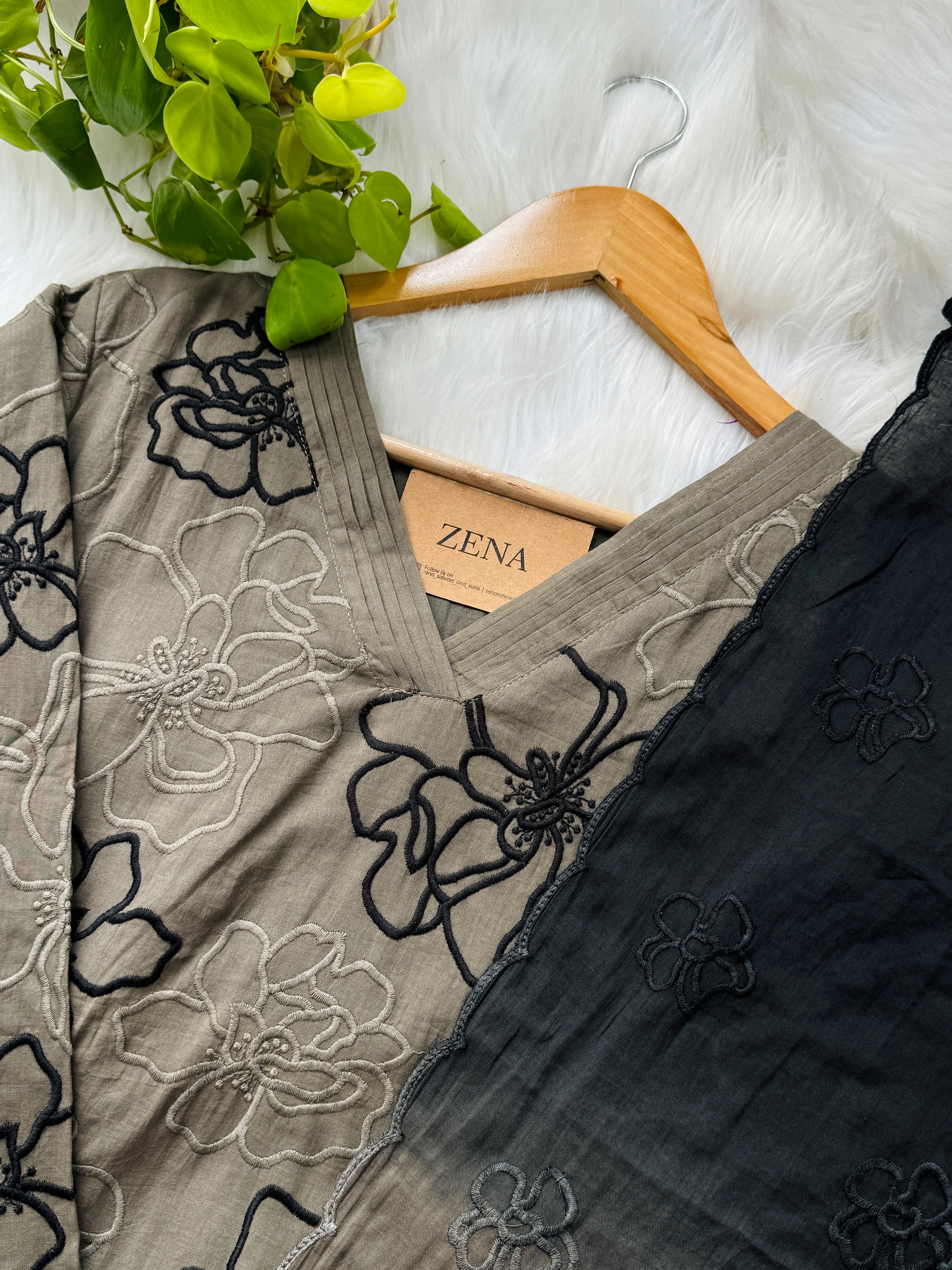 Pure Mul Cotton Embroidered Kurti Set - Image 3