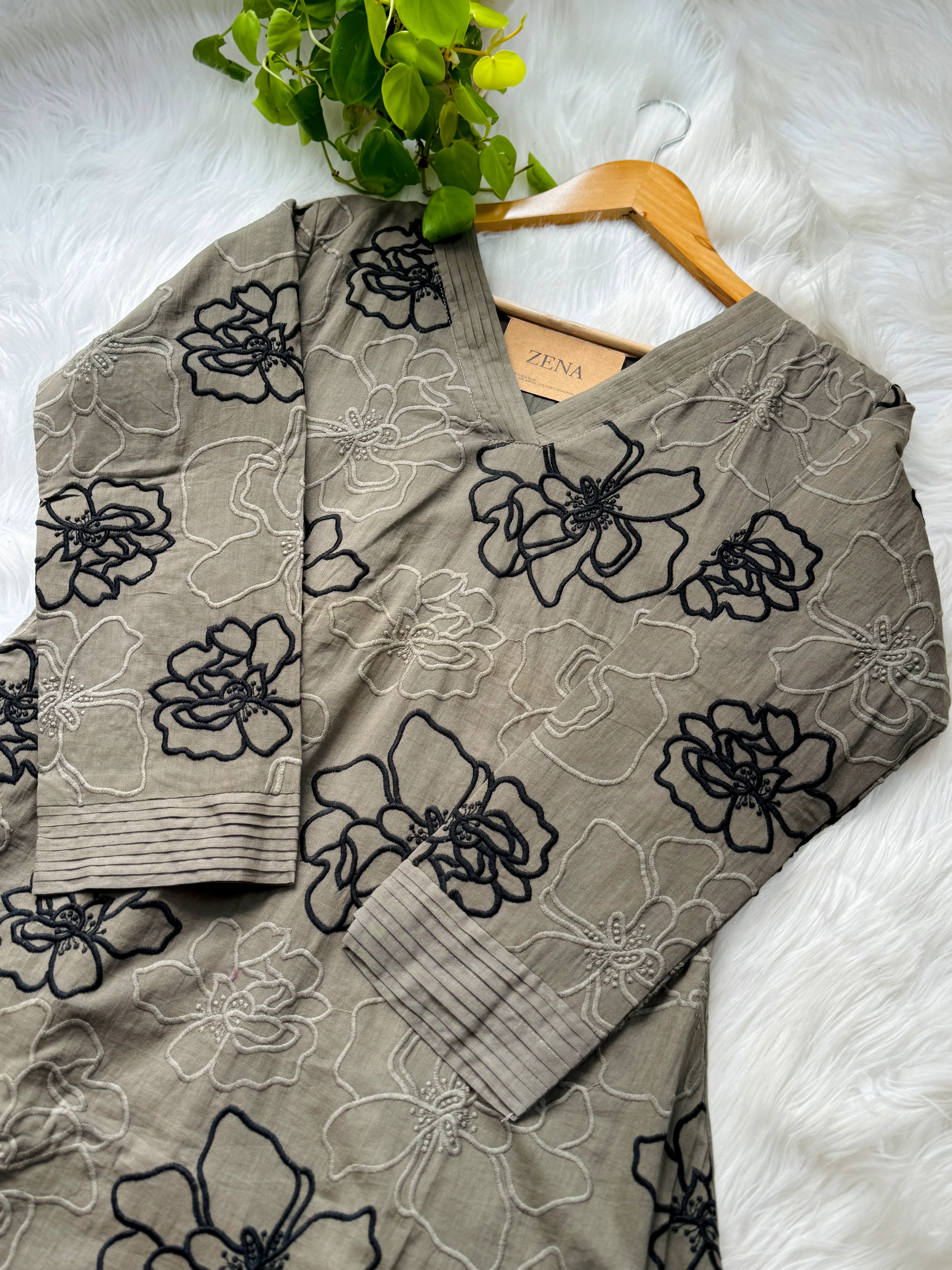 Pure Mul Cotton Embroidered Kurti Set - Image 4