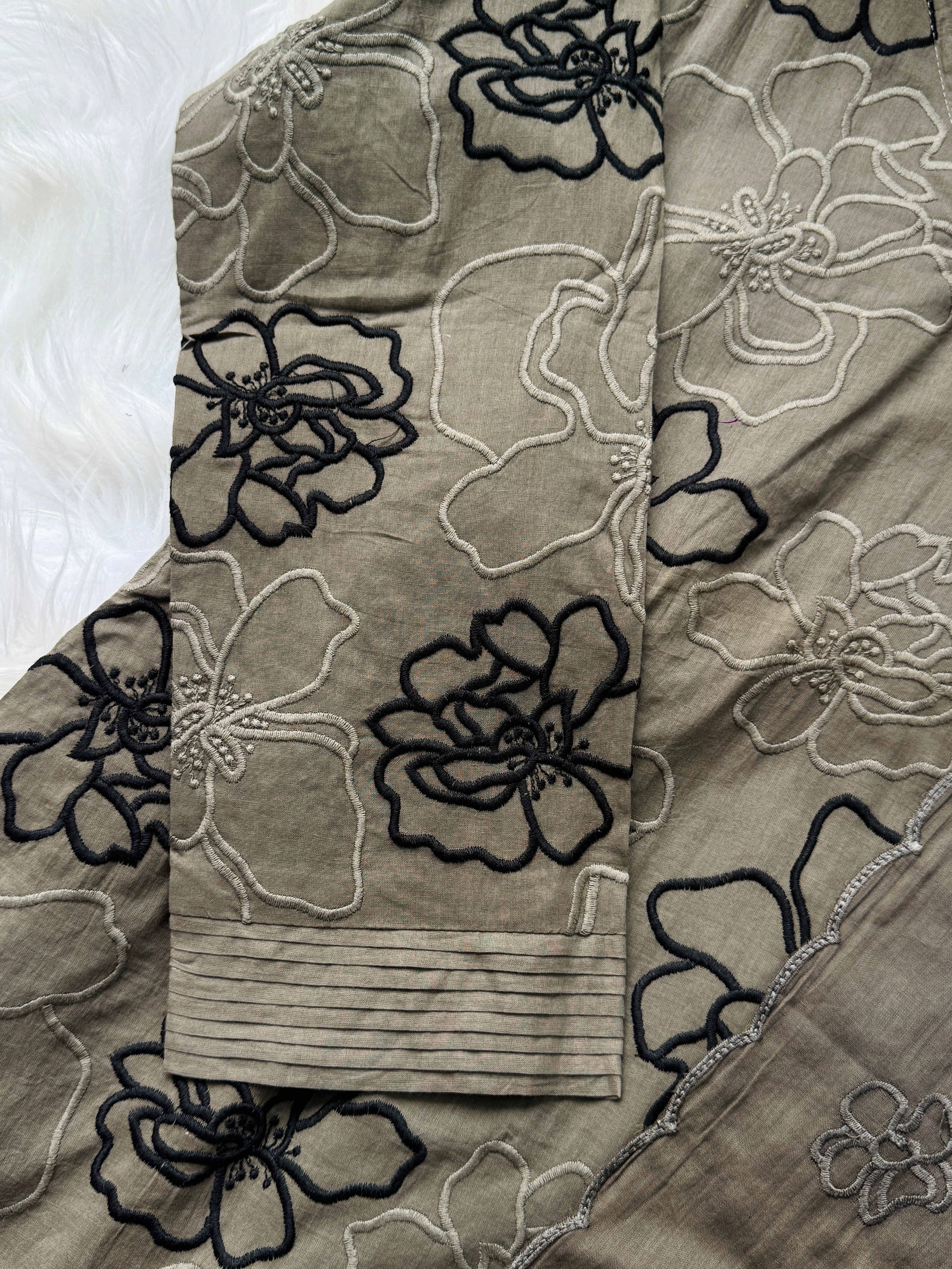 Pure Mul Cotton Embroidered Kurti Set - Image 8