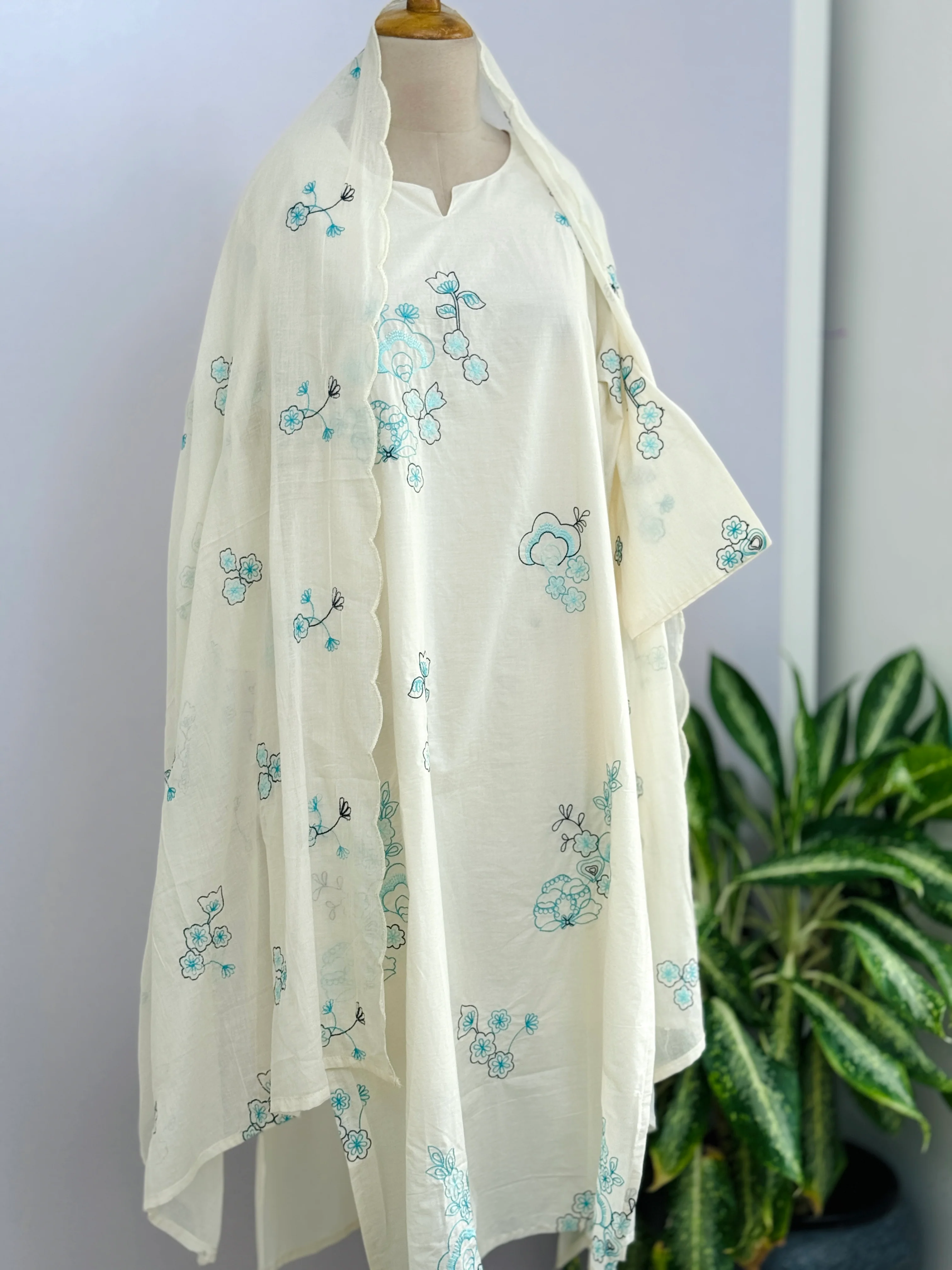 Pure Mul Cotton Embroidered Kurti Set – Elegant & Comfortable - Image 2