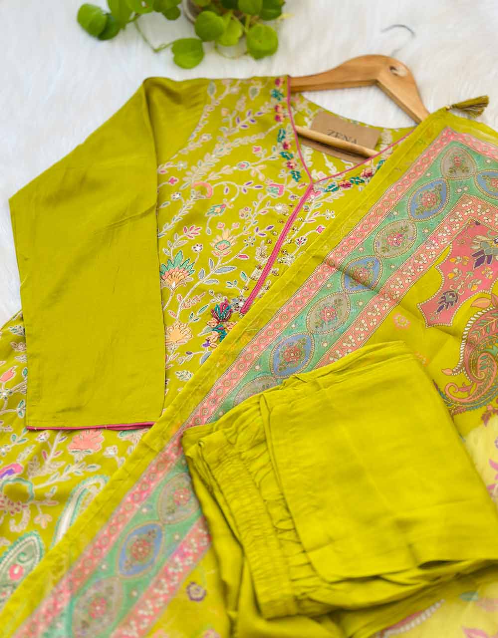 READY TO WEAR PURE CREPE KURTI SET β EFFORTLESS ELEGANCE β¨ - Image 3