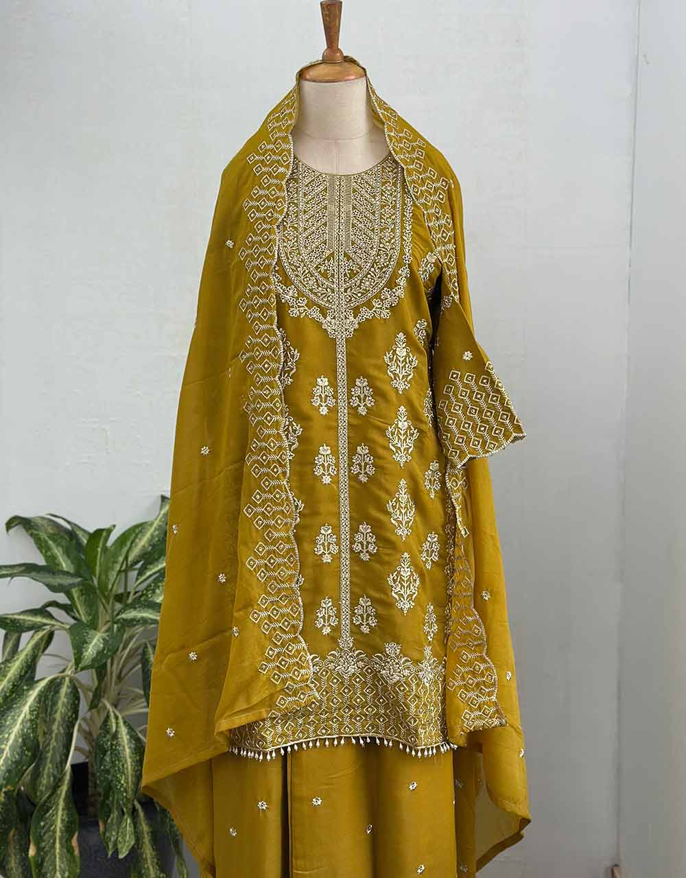 Ready-to-Wear Georgette Kurti Set with Organza Dupatta β Effortless Elegance β¨ - Image 8