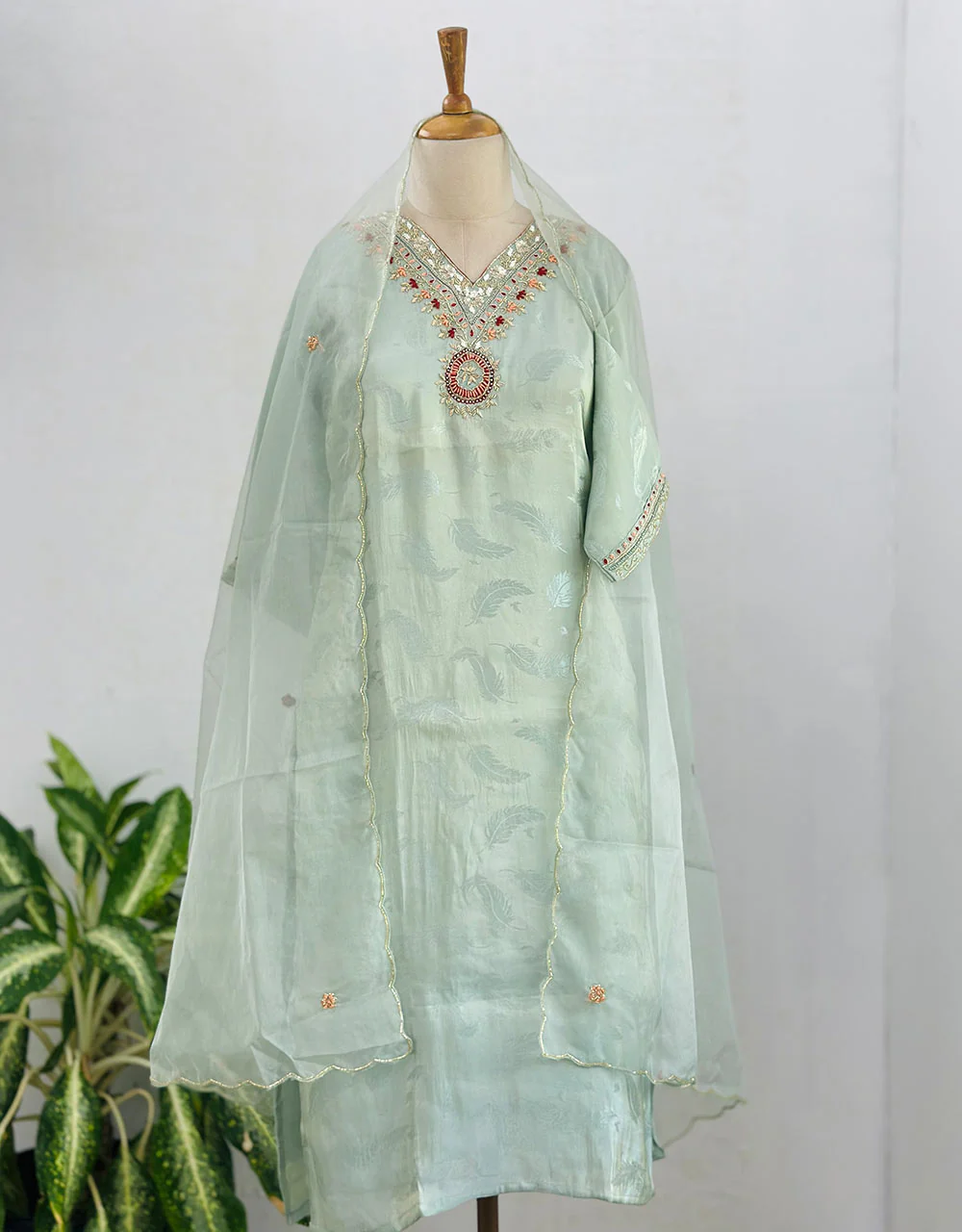Ready-to-Wear Tissue Silk Handwork Kurti Set β Elegance in Every Detail β¨ - Image 7
