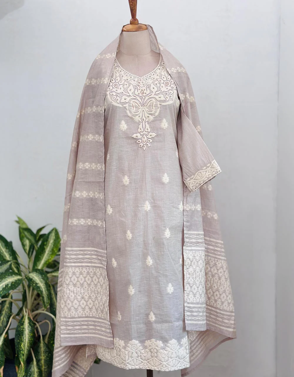READY TO WEAR MUL CHANDERI HANDWORK KURTI SET πΈ - Image 2