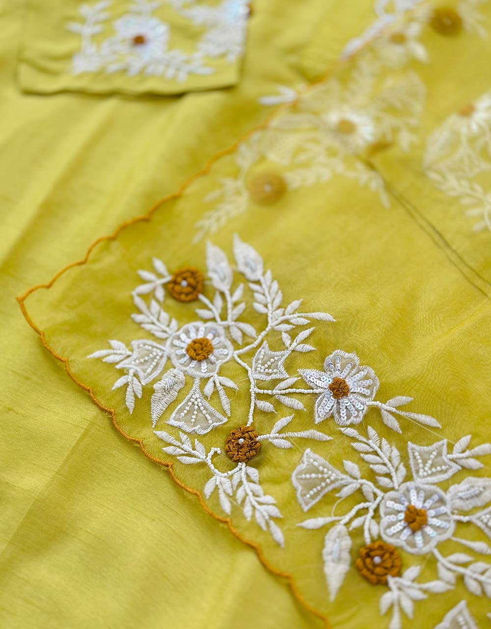 Elegance Redefined – READY TO WEAR HANDWORK KURTI SET (MUL CHANDERI) WITH ORGANZA DUPATTA ✨ - Image 4