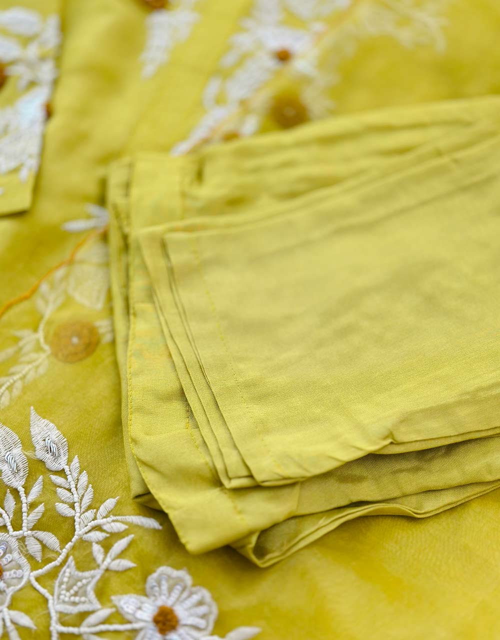 Elegance Redefined – READY TO WEAR HANDWORK KURTI SET (MUL CHANDERI) WITH ORGANZA DUPATTA ✨ - Image 7