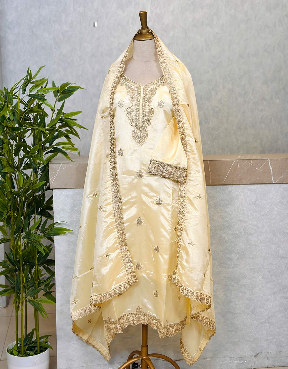 Elegant Ready-to-Wear Tissue Silk Suit with Palazzo Pants 🌟 - Image 6