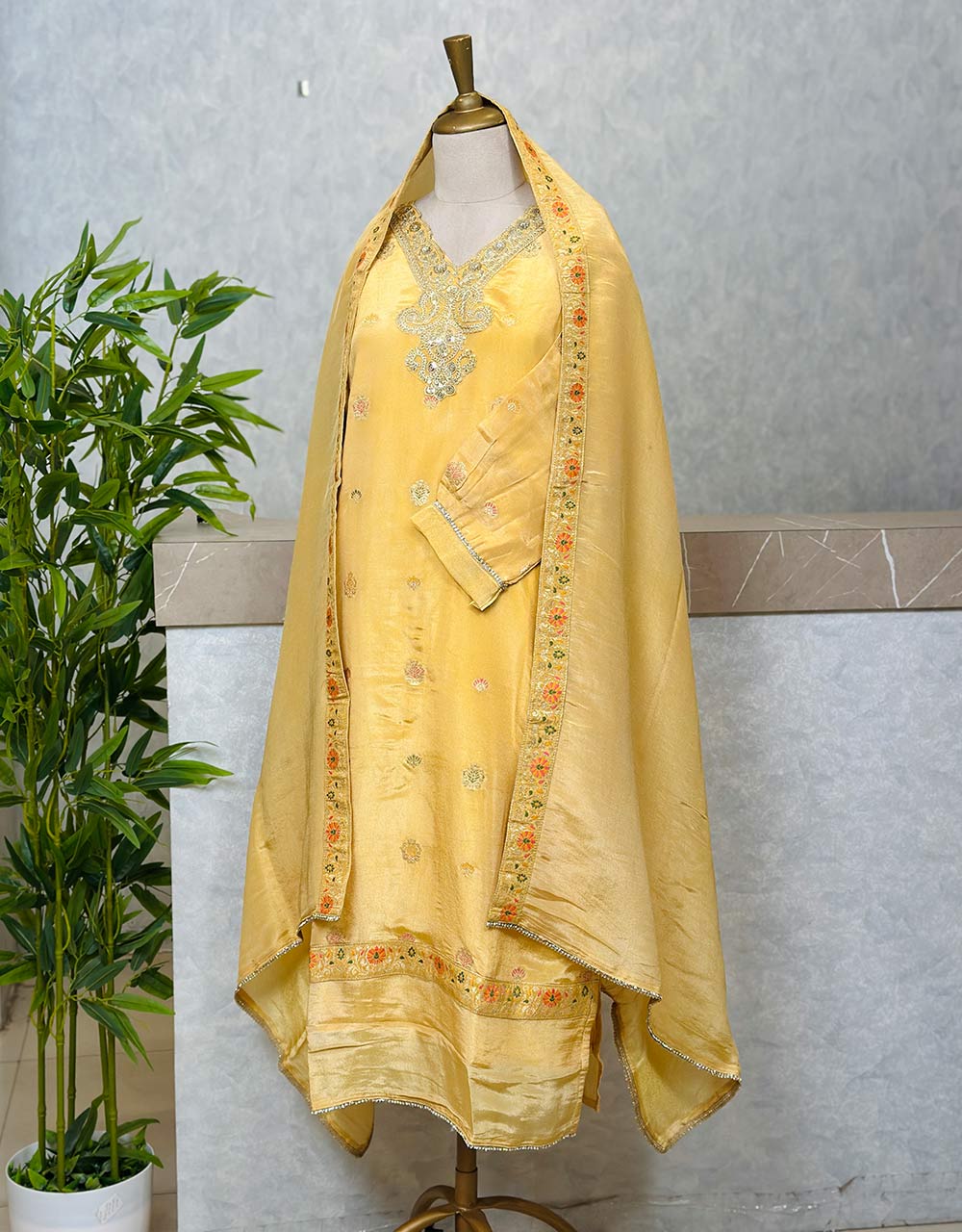 Elegant Ready-to-Wear Tissue Silk Suit 🌟 - Image 5