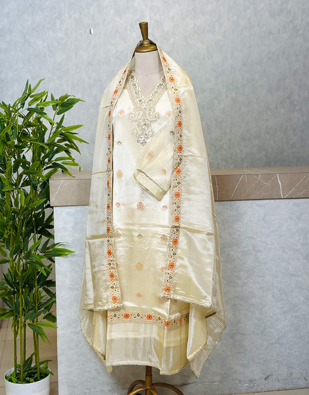 Elegant Ready-to-Wear Tissue Silk Suit 🌟 - Image 7
